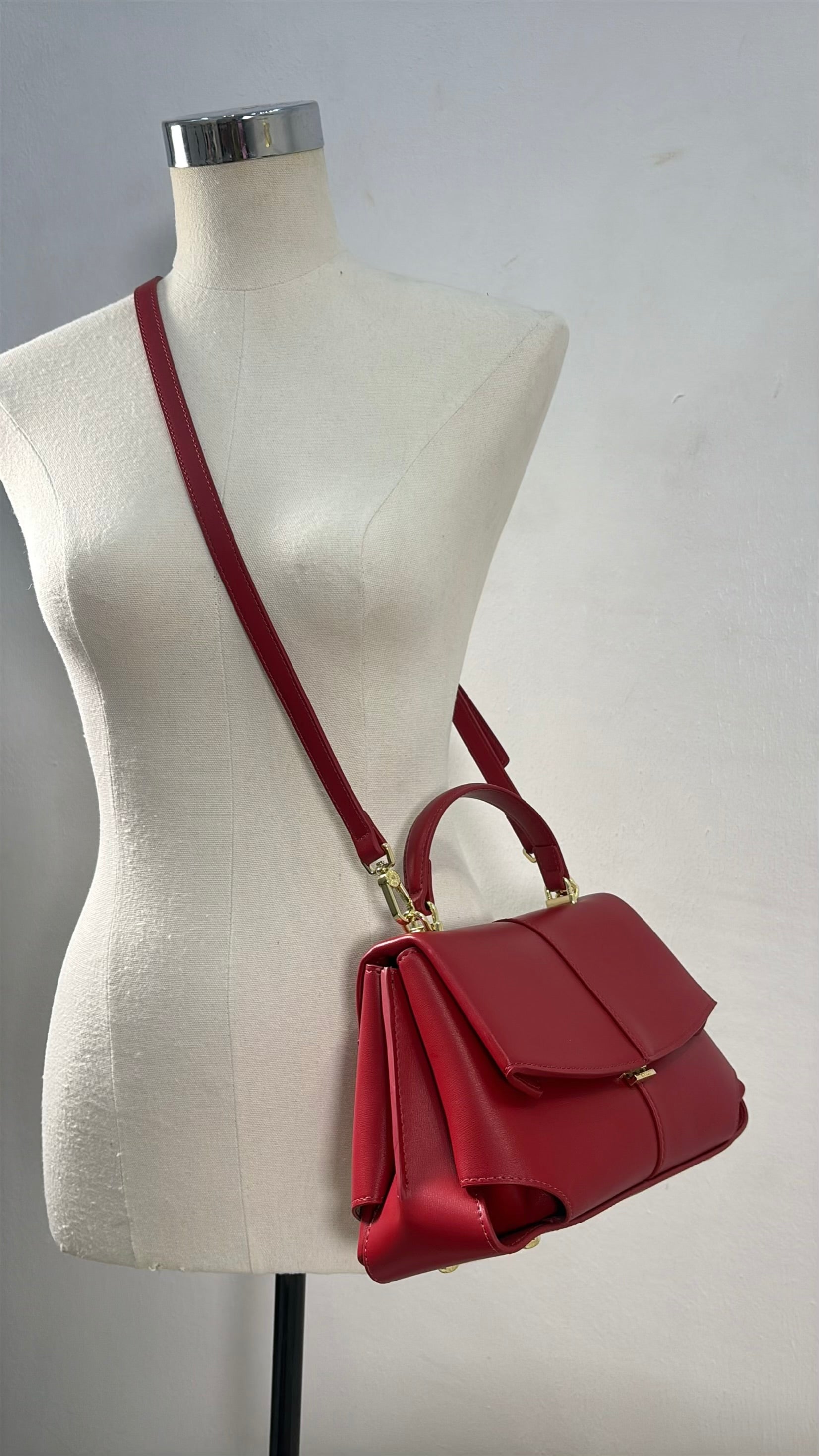 Versse Top Handle Small Bag in Red