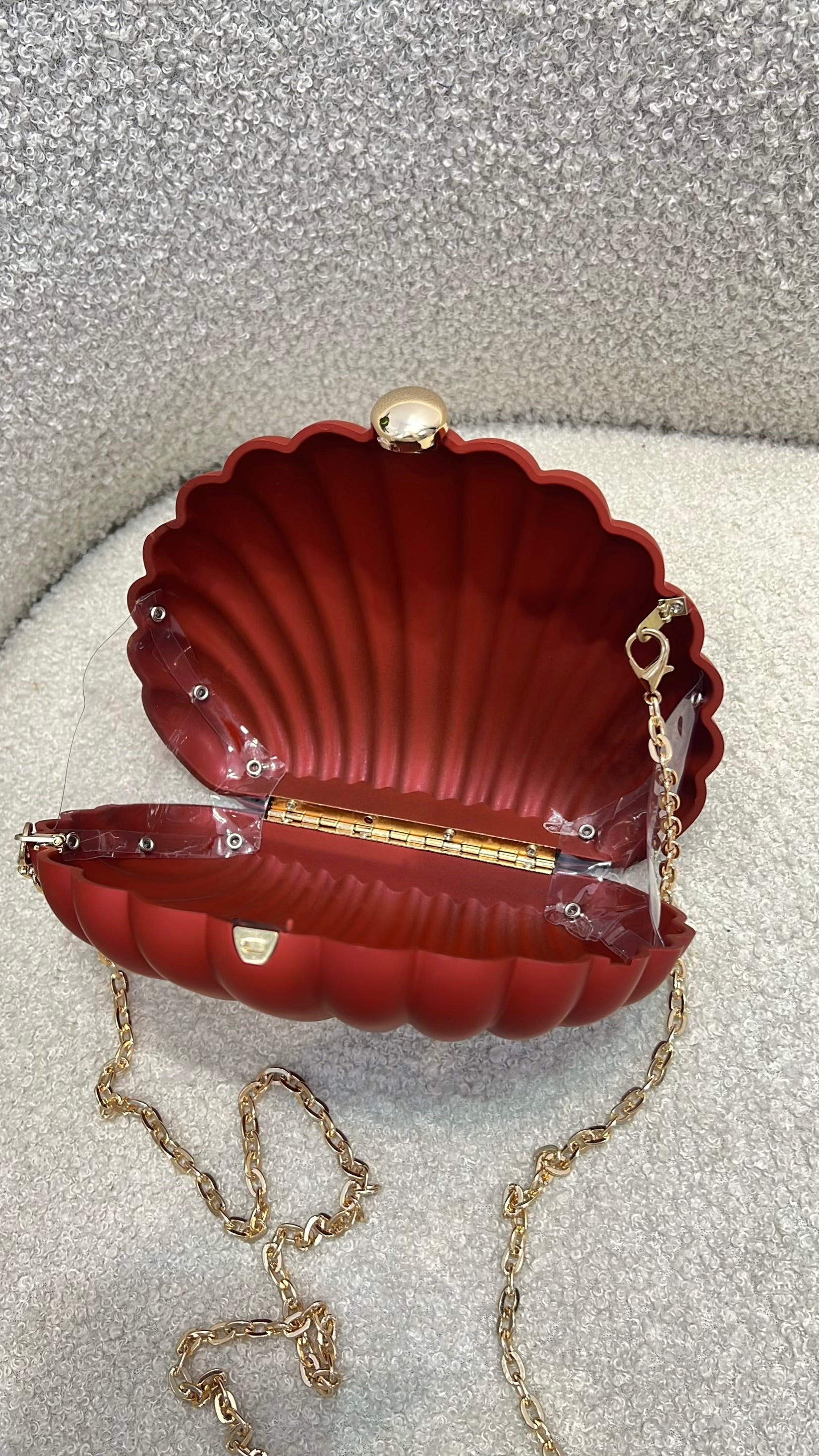 Shell Matte Clutch Purse in Wine