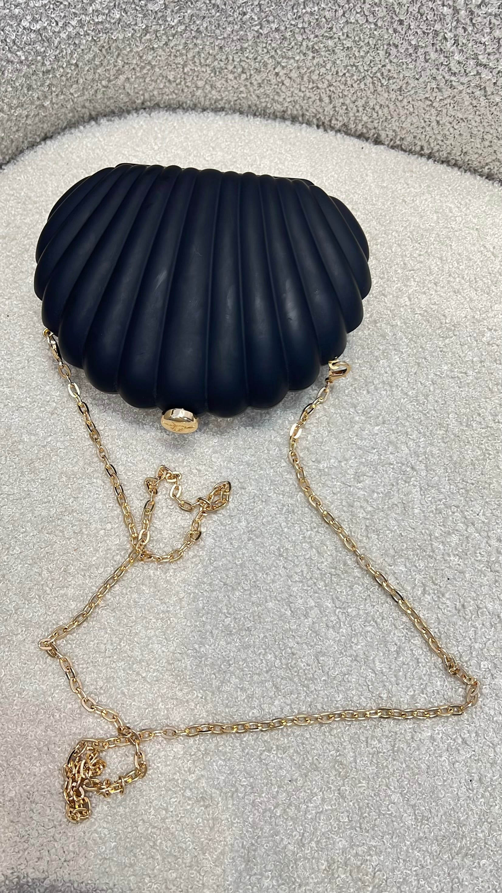 Shell Matte Clutch Purse in Black