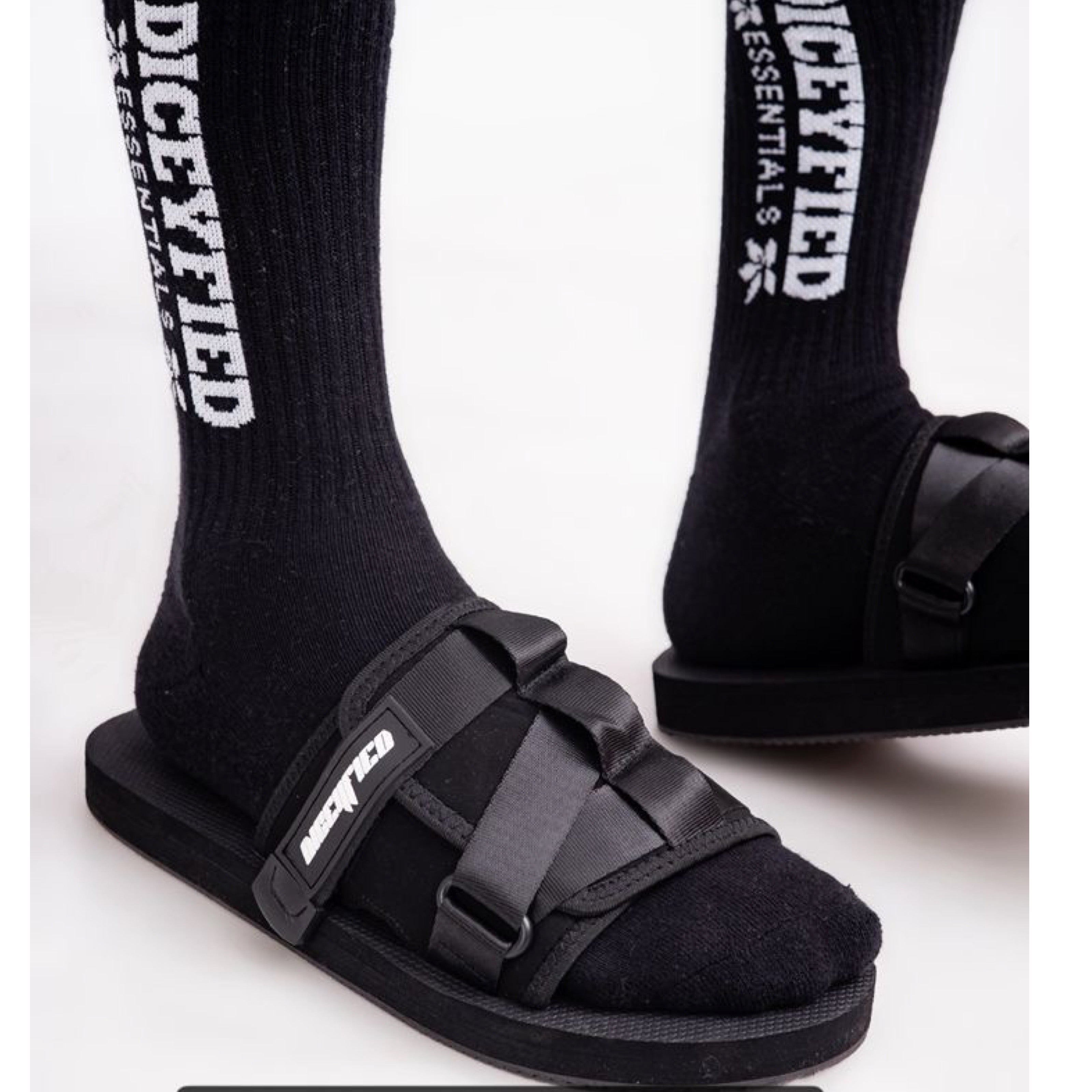Diceyfied Essentials Velcro Logo-Detail Unisex Slide in Black