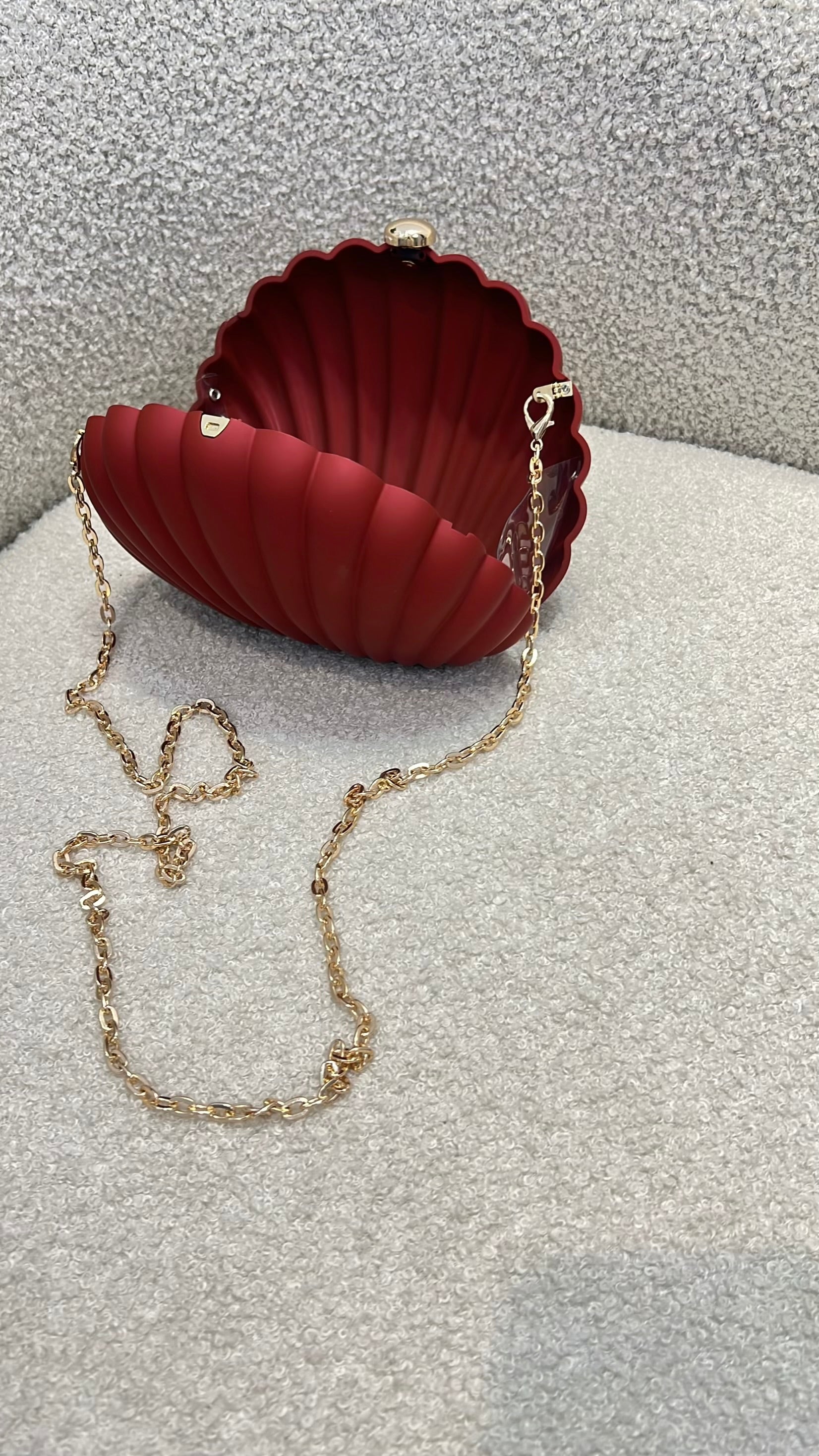 Shell Matte Clutch Purse in Wine