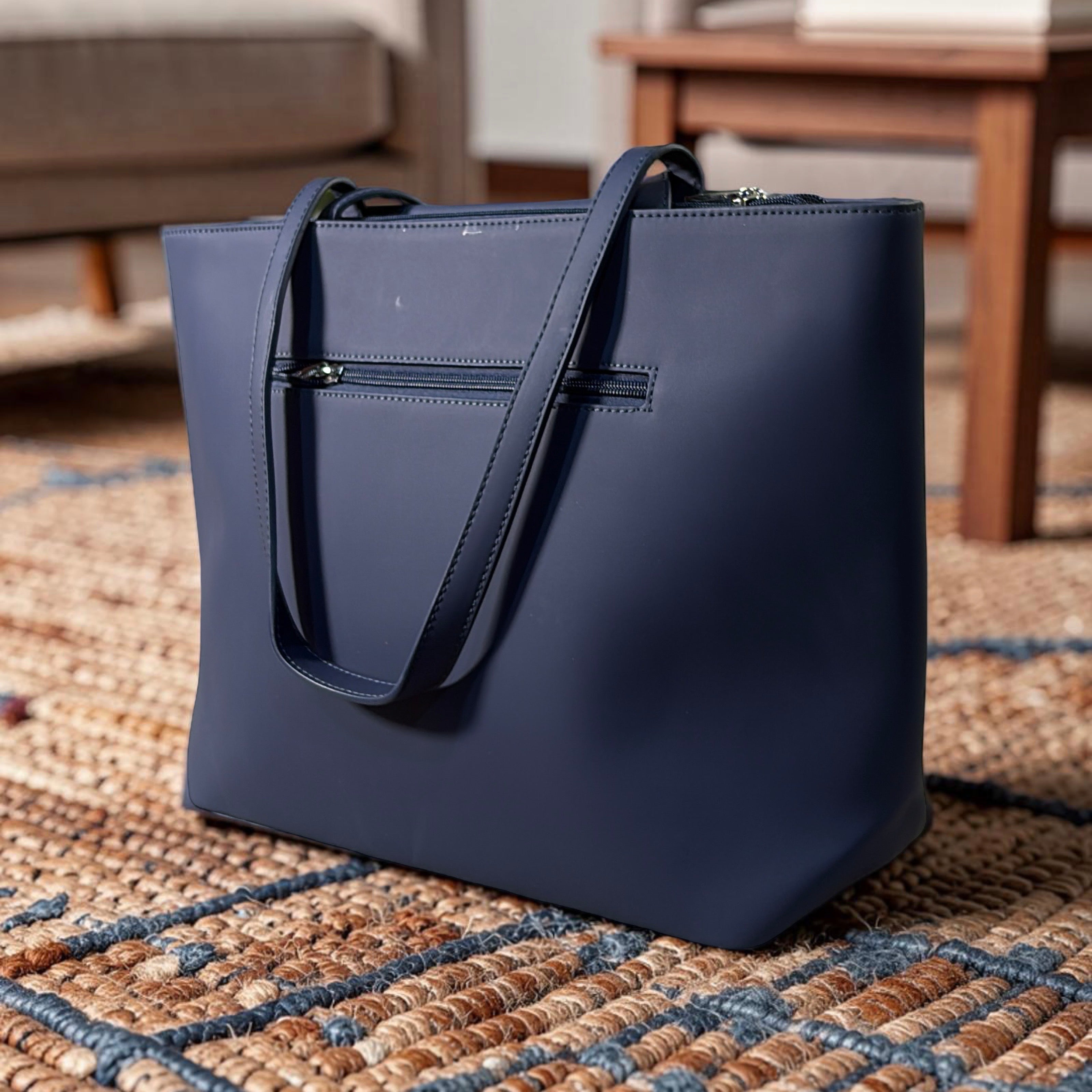 Chrisbella Large Contrast Shoulder Bag in Navy