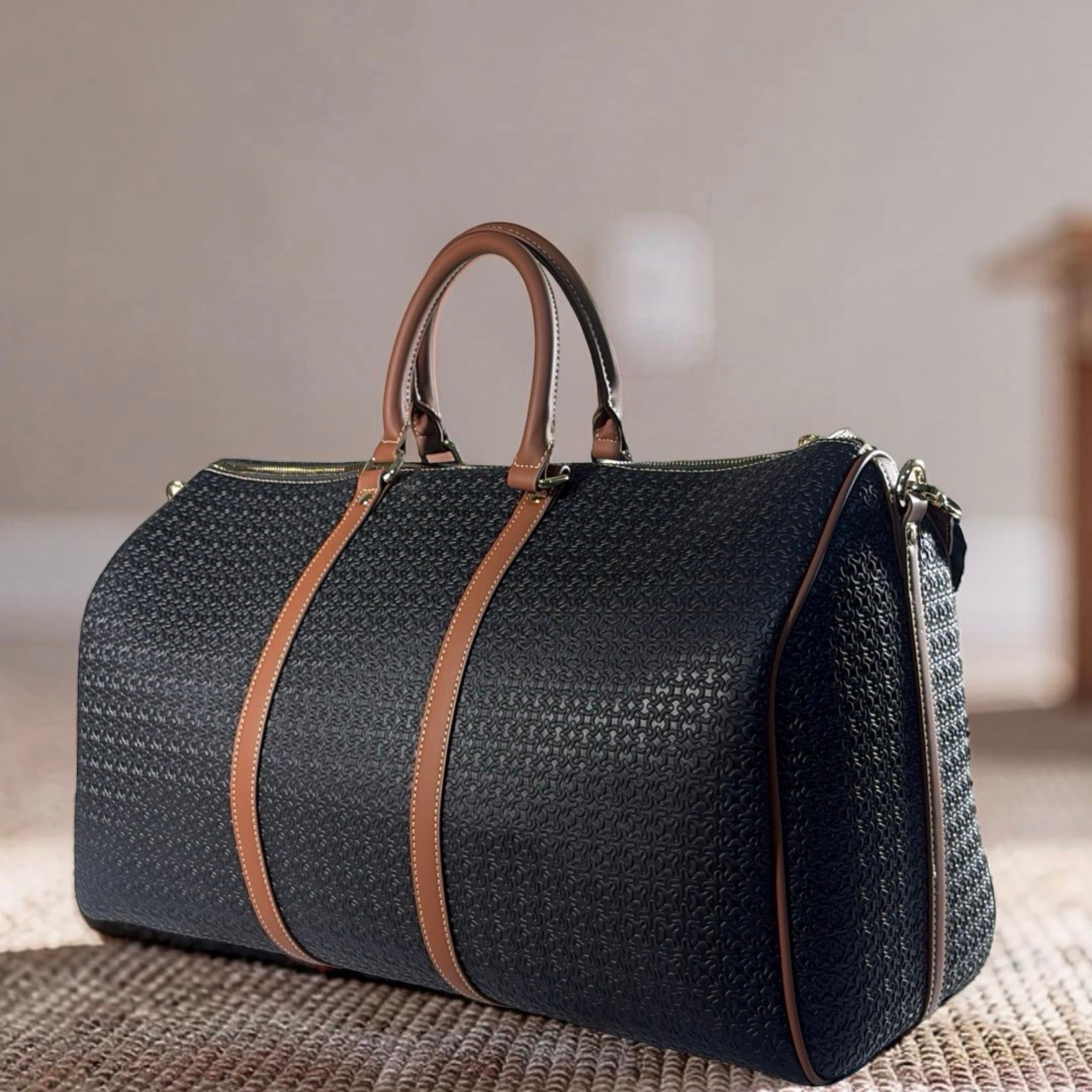 Chrisbella Hand Luggage Travel Bag in Black