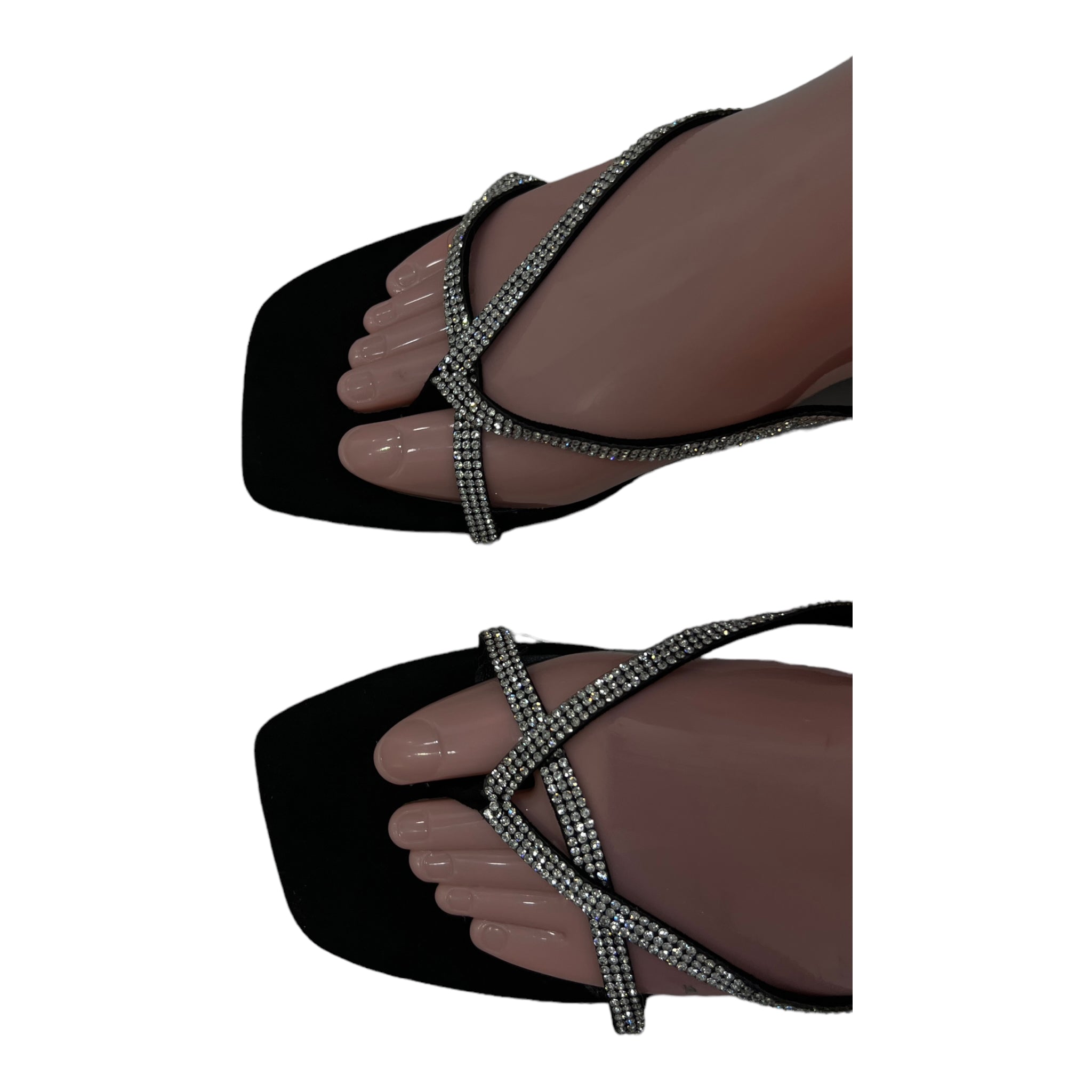 ROUGE EMBELLISHED STRAP TOE THONG BLOCK HEEL SANDAL IN BLACK