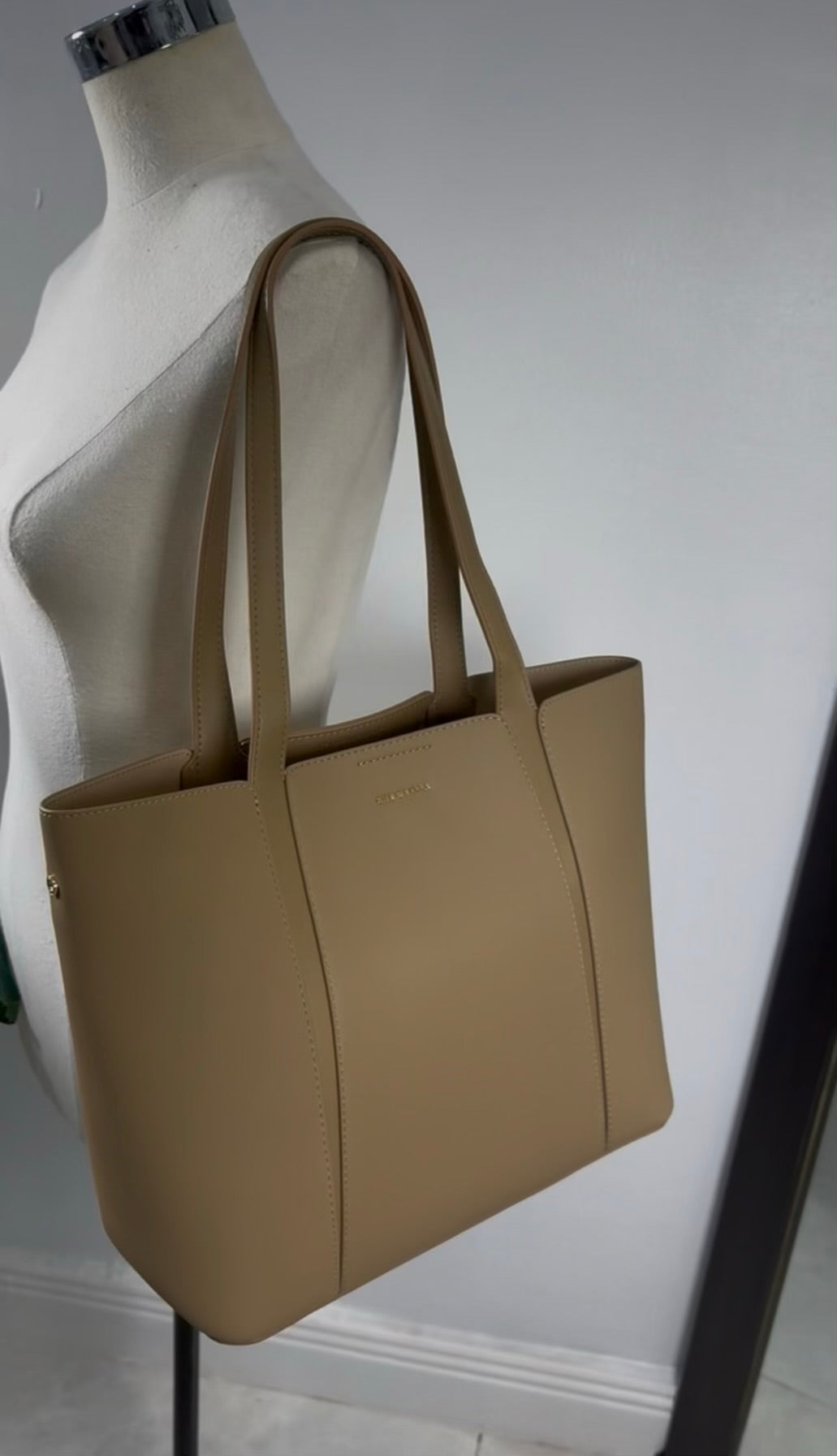 Chrisbella Leather Large Bag in Beige