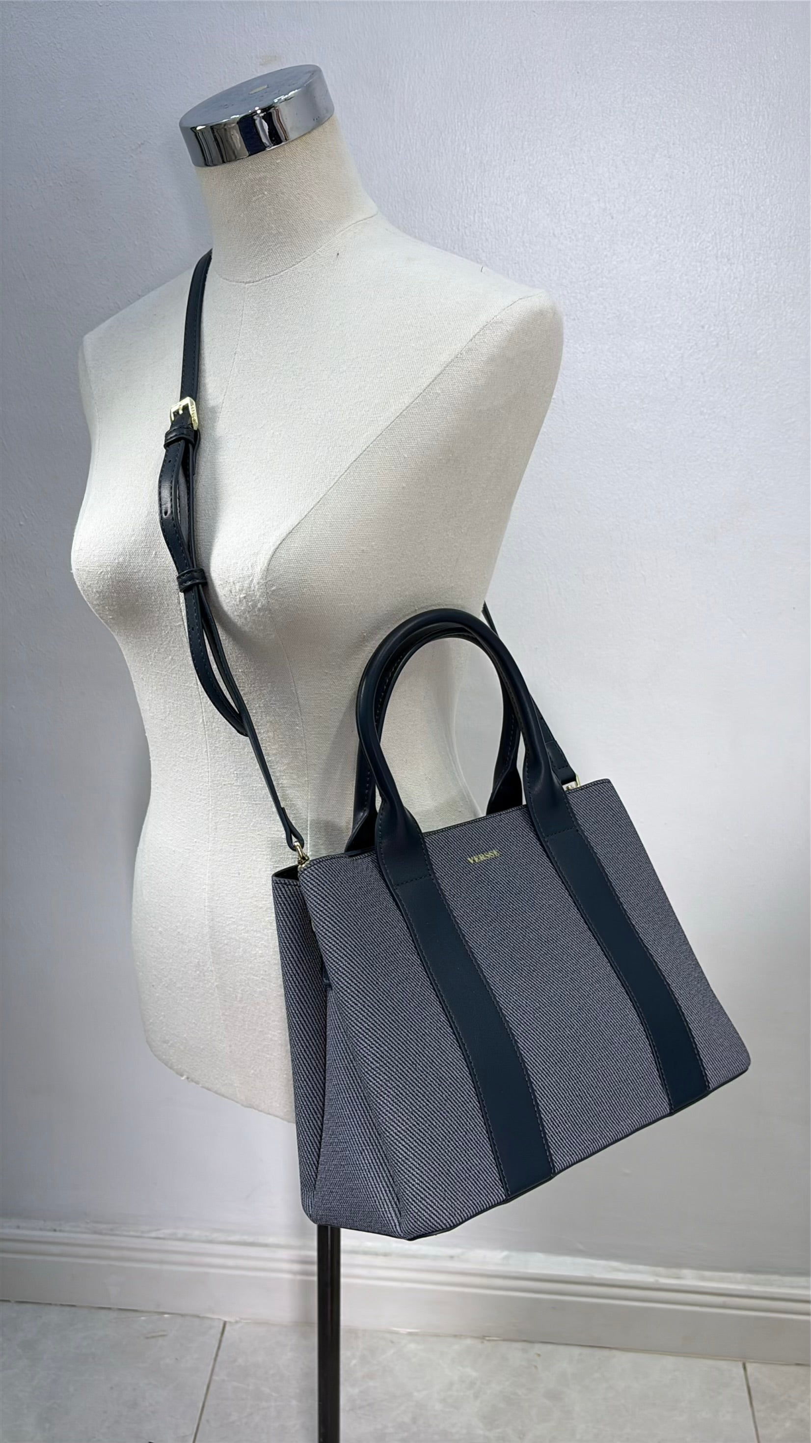 Versse Textured Fabric Structured Toe in Navy