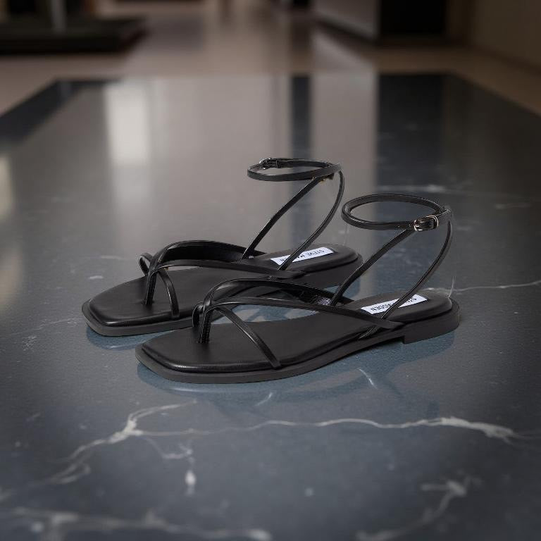 Steve madden Flat Strappy Sandal in Black