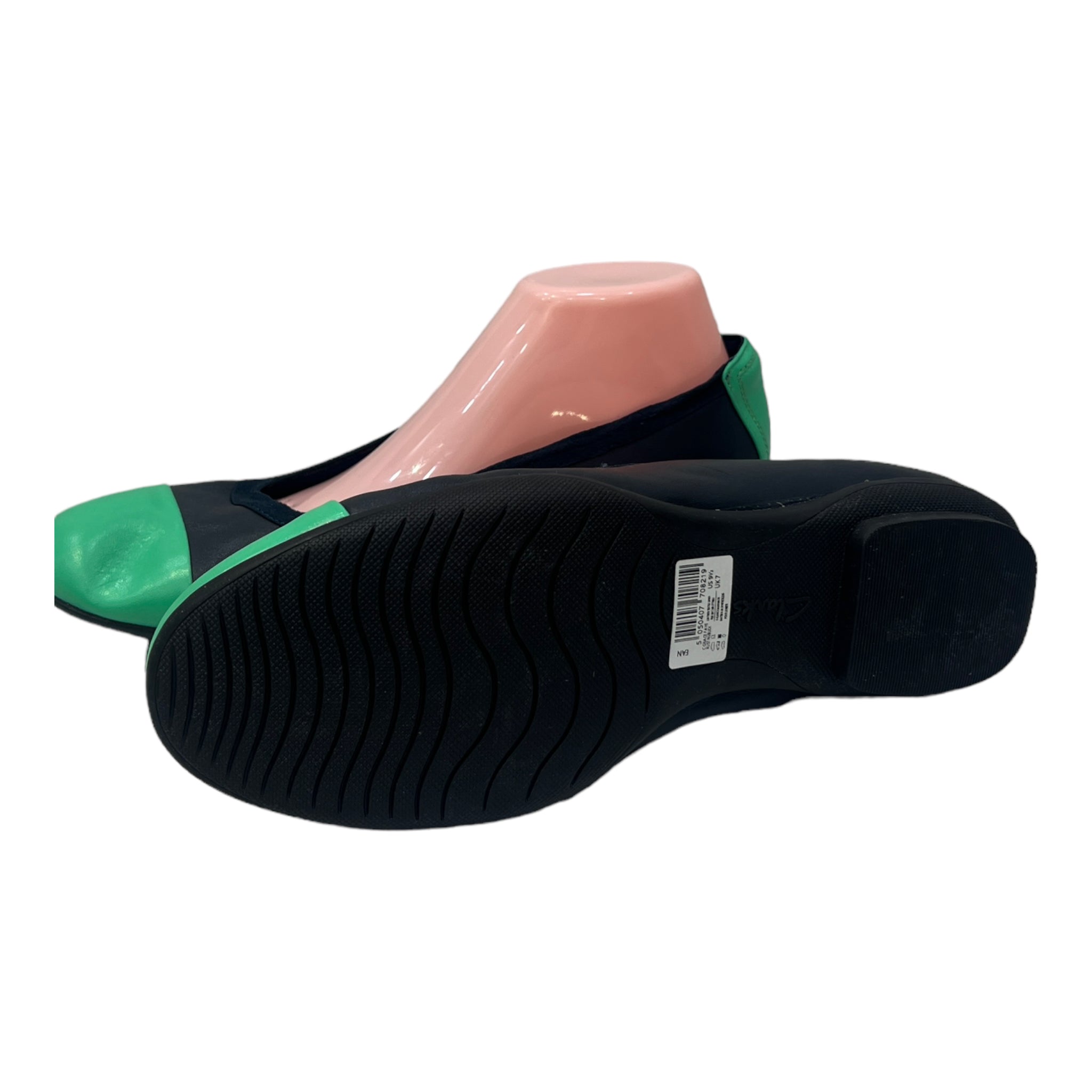 CLARKS NAVY TOE CAP ALMOND TOE SHOES