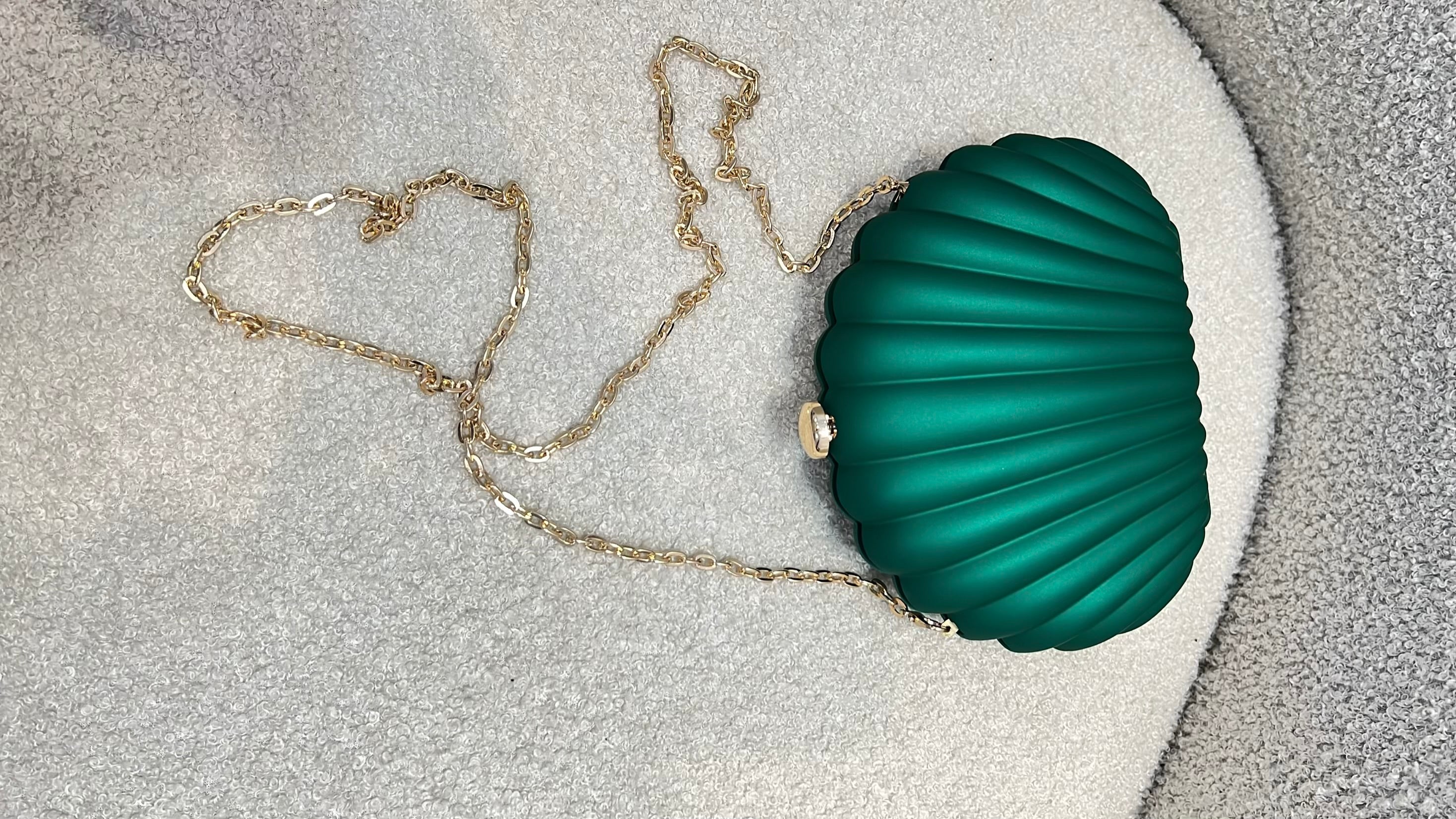 Shell Matte Clutch Purse in Green