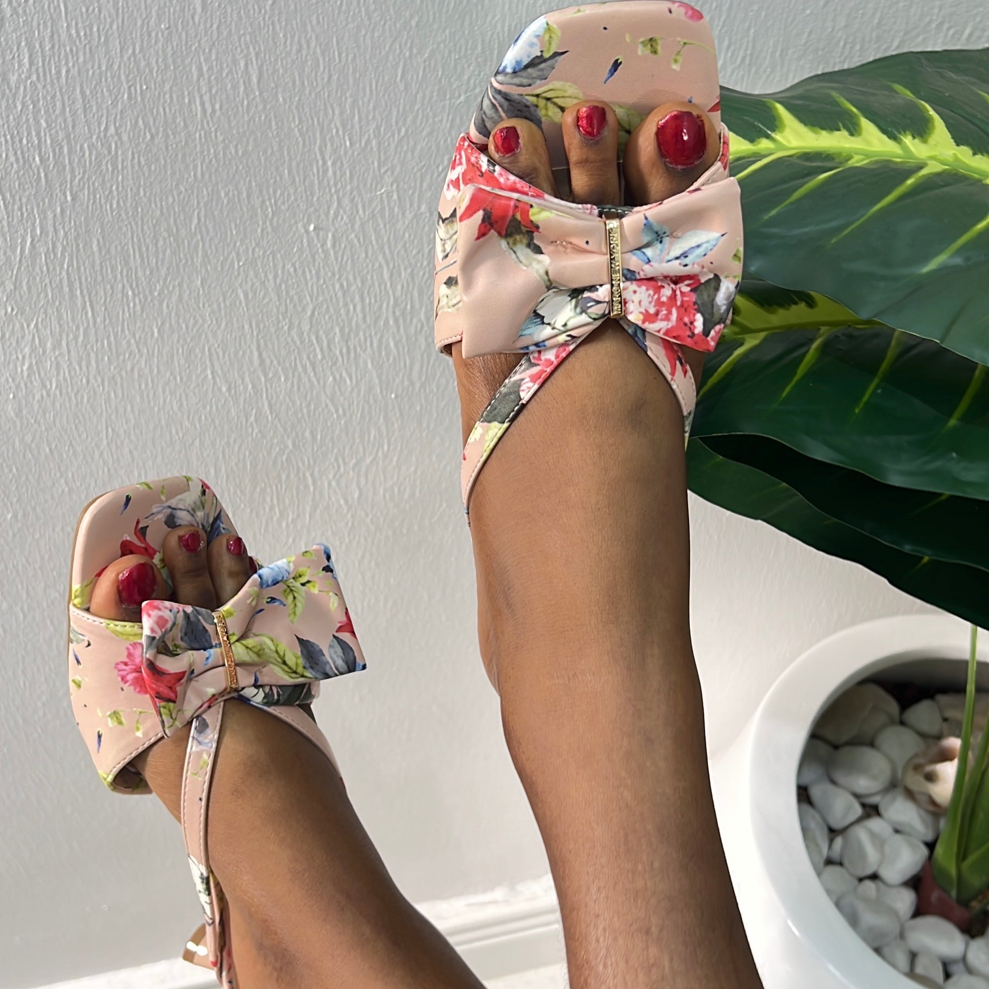 Andrew Marc Floral Leather Bow Detail Mule in Nude