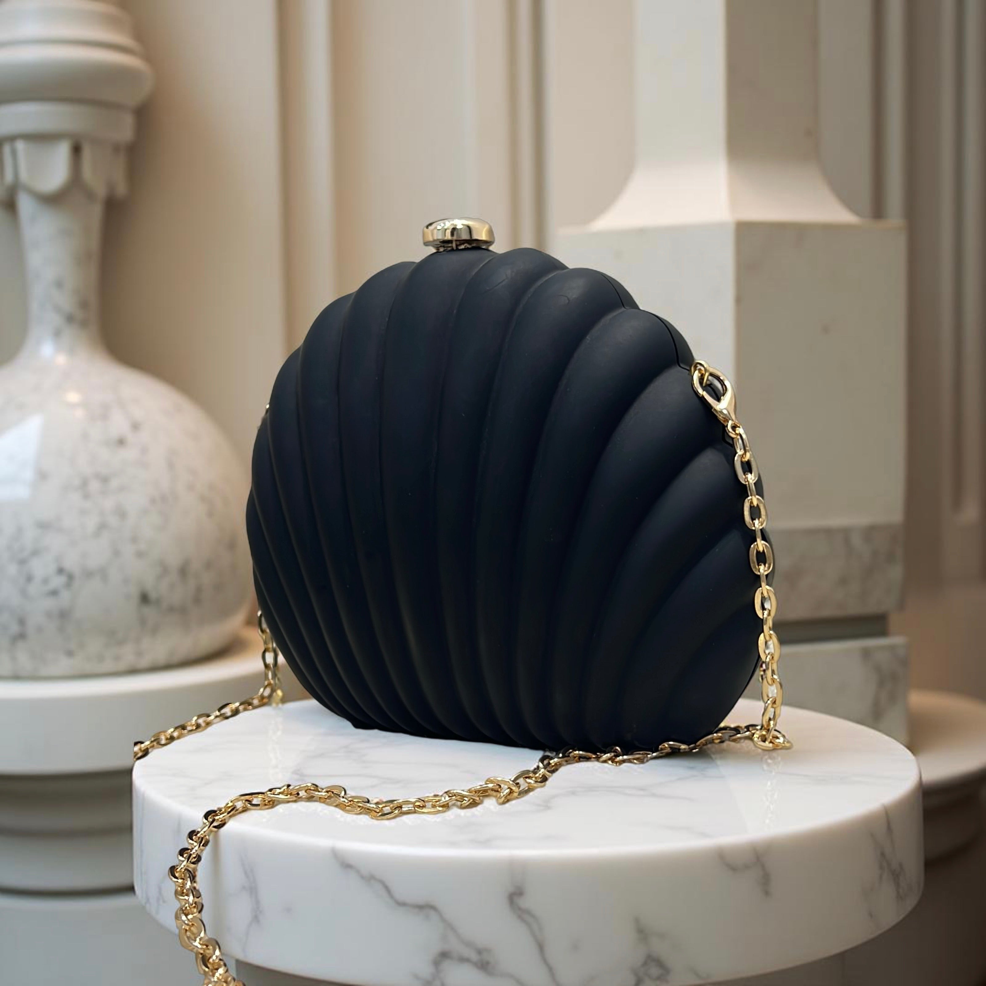 Shell Matte Clutch Purse in Black