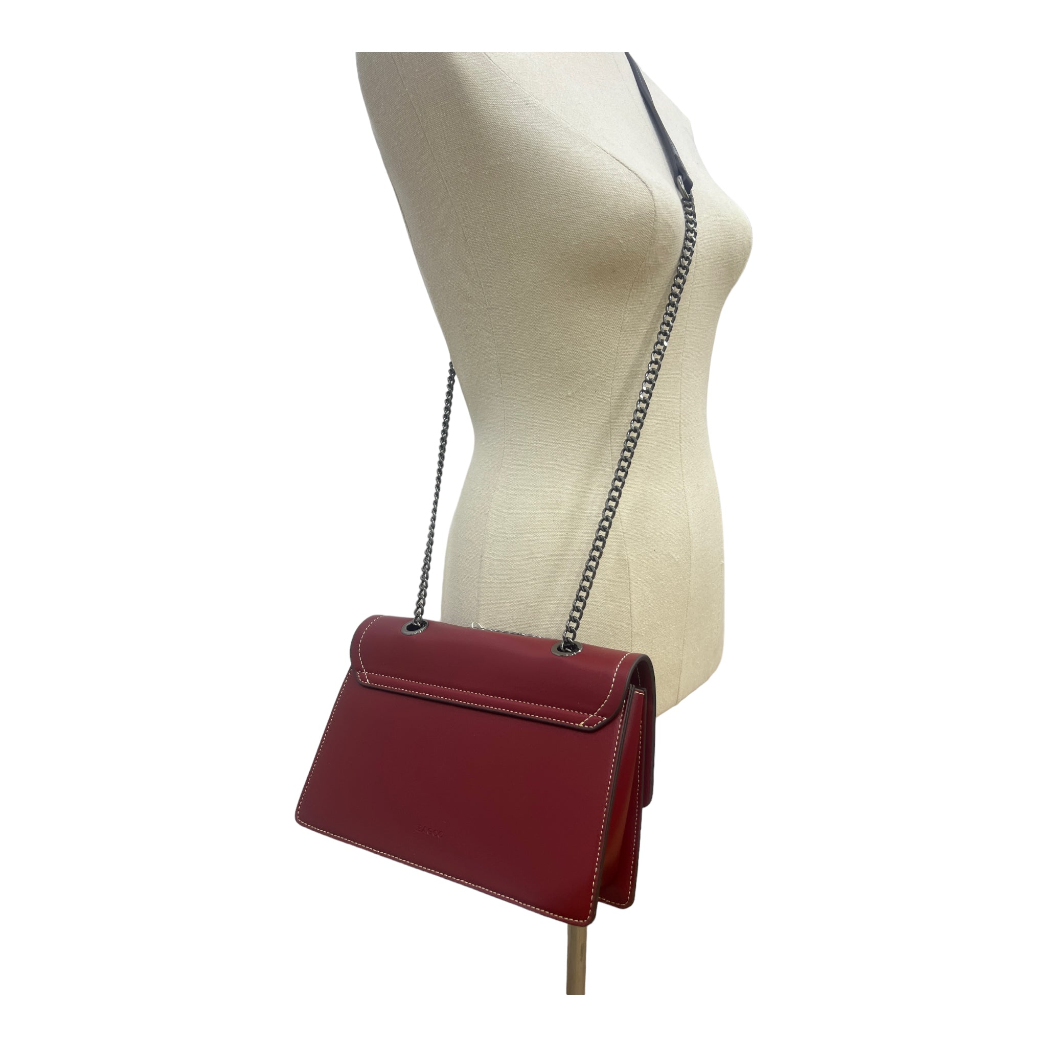 BAGCO MINI STRUCTURED SLINGBAG IN DARK-RED