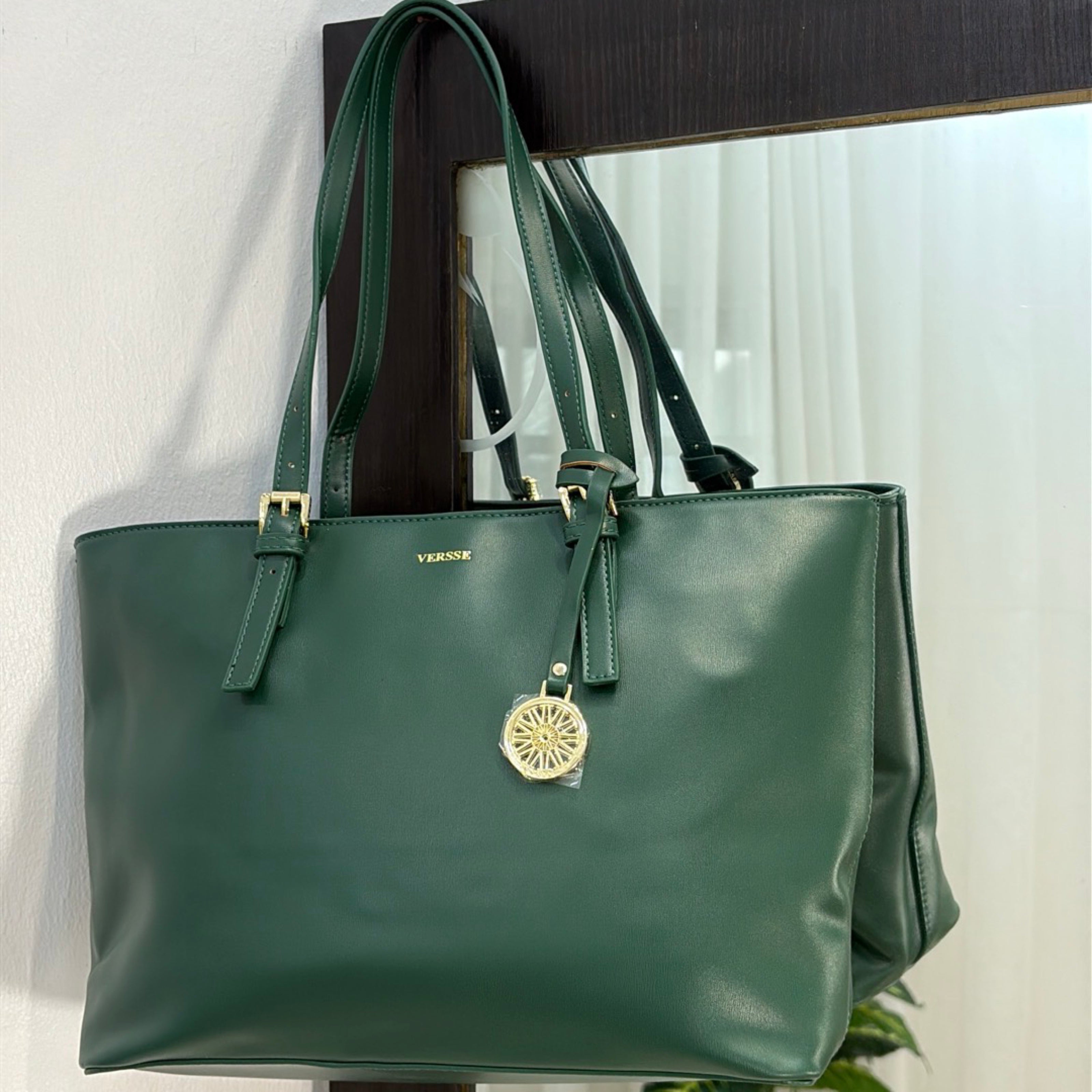 Versse Tote Bag in Green