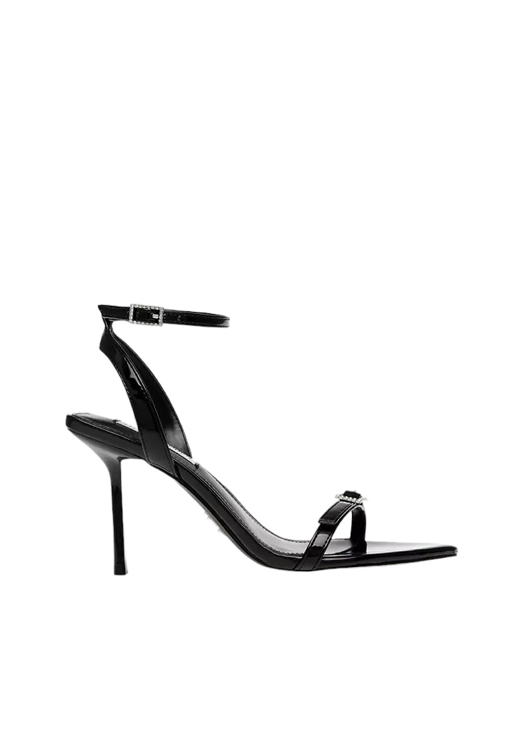 STEVE MADDEN BLACK PATENT BUCKLE DETAIL SANDAL