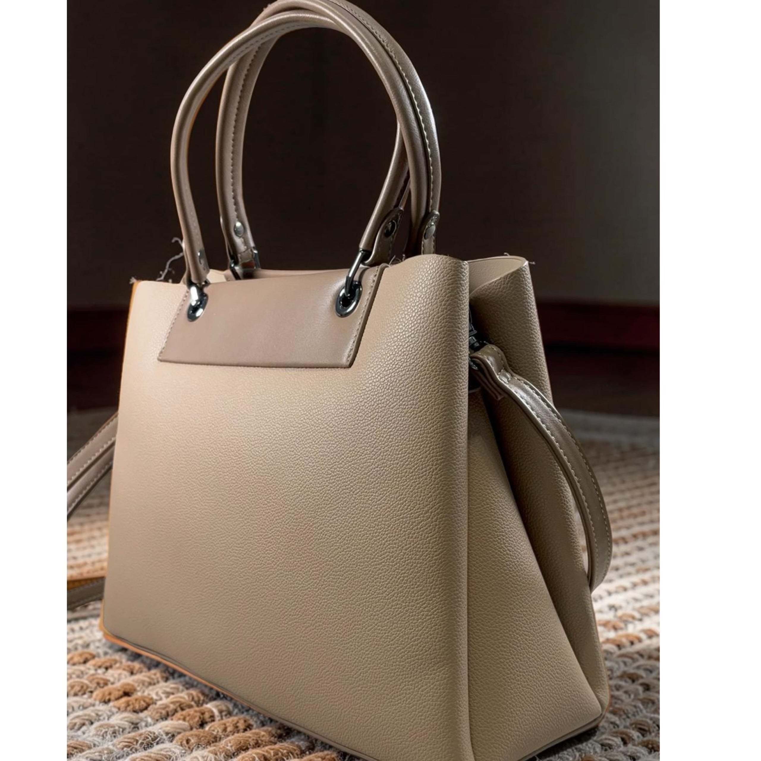 Bagco Logo Leather Contrast Bag in Khaki