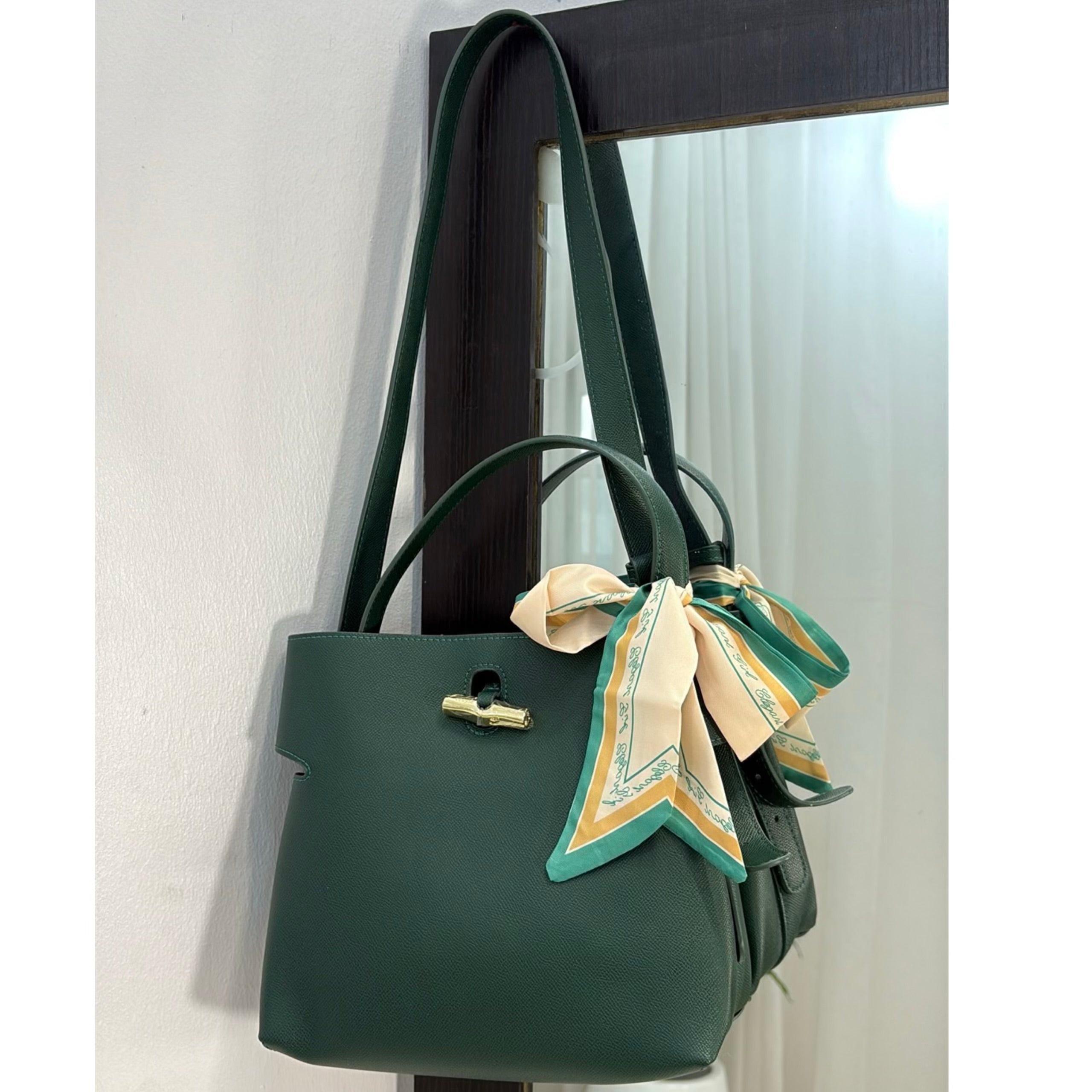 Versse Leather Bucket Bag in Green