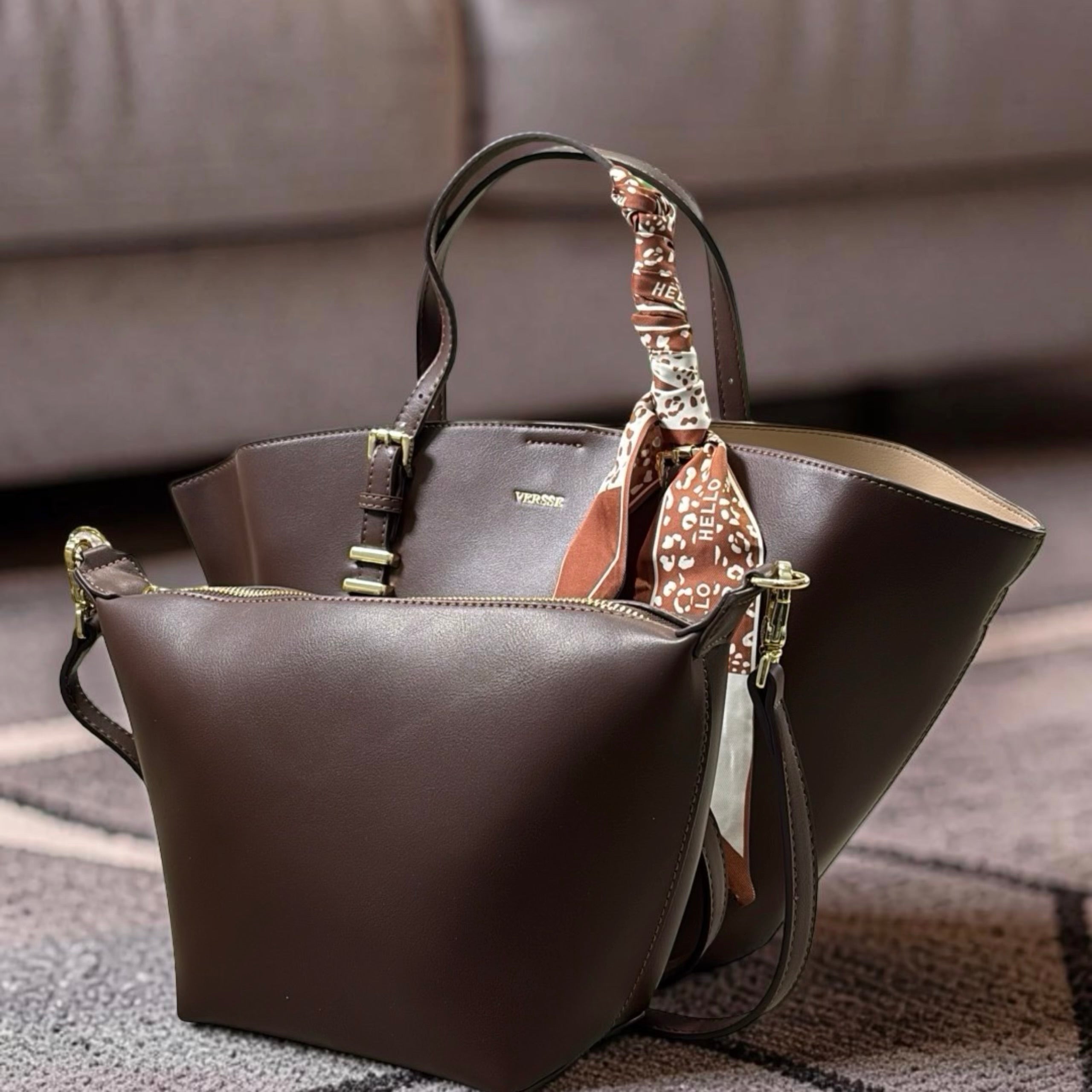 Versse Trapeze Handbag in Coffee