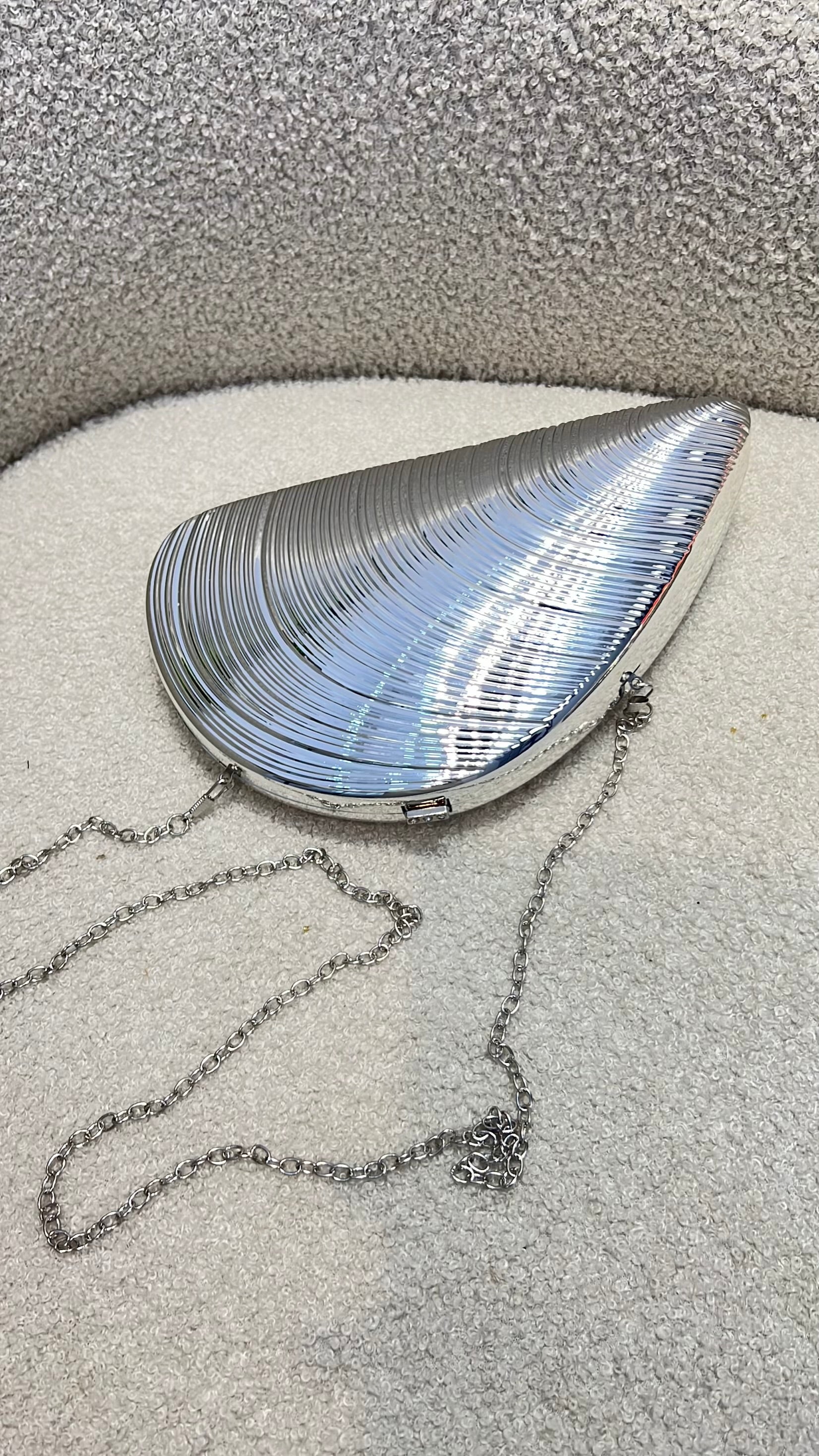 Metallic Shell-Shaped Clutch Purse in Silver
