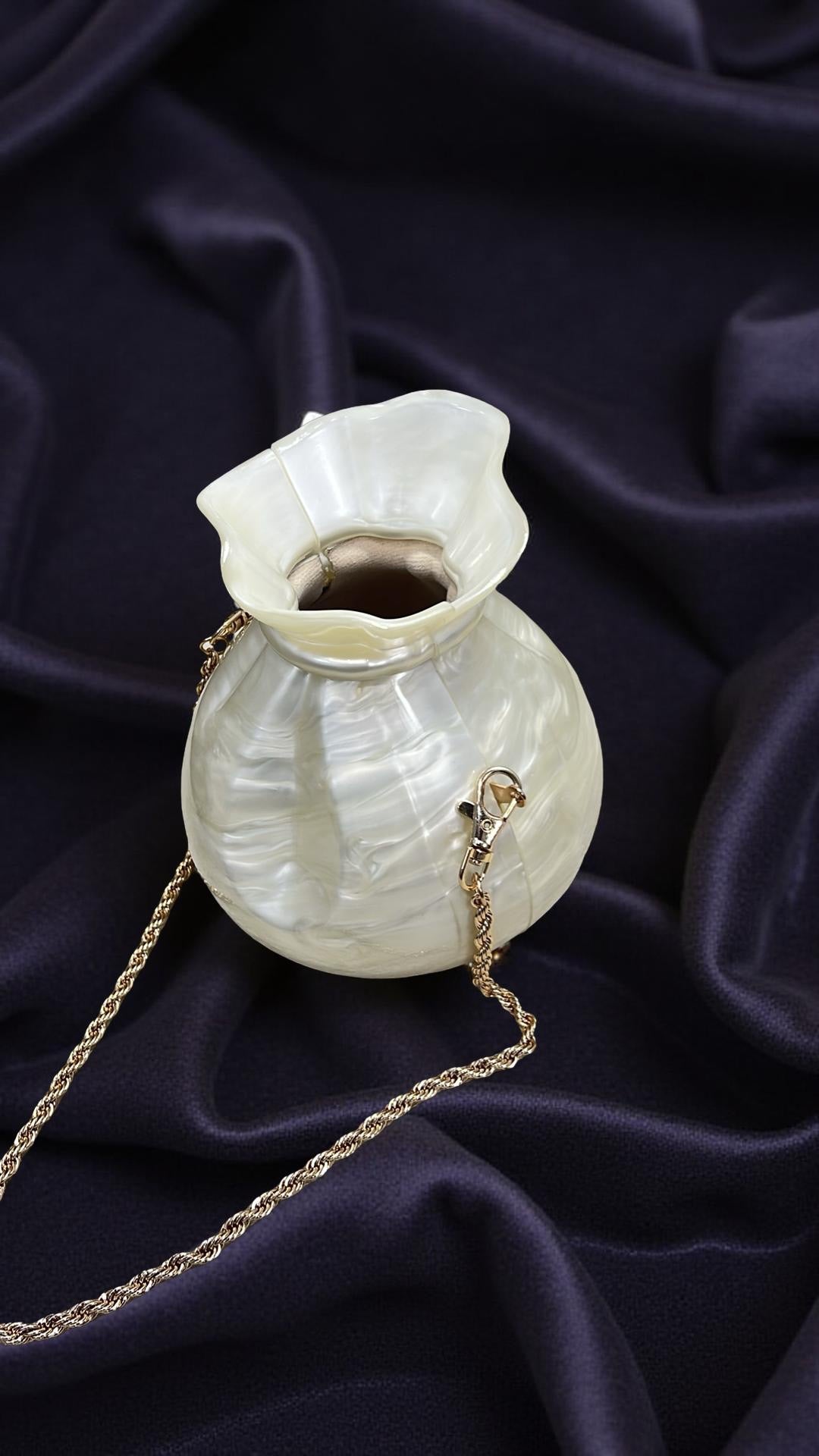 Acrylic Pot-Shaped Clutch Purse in Ivory