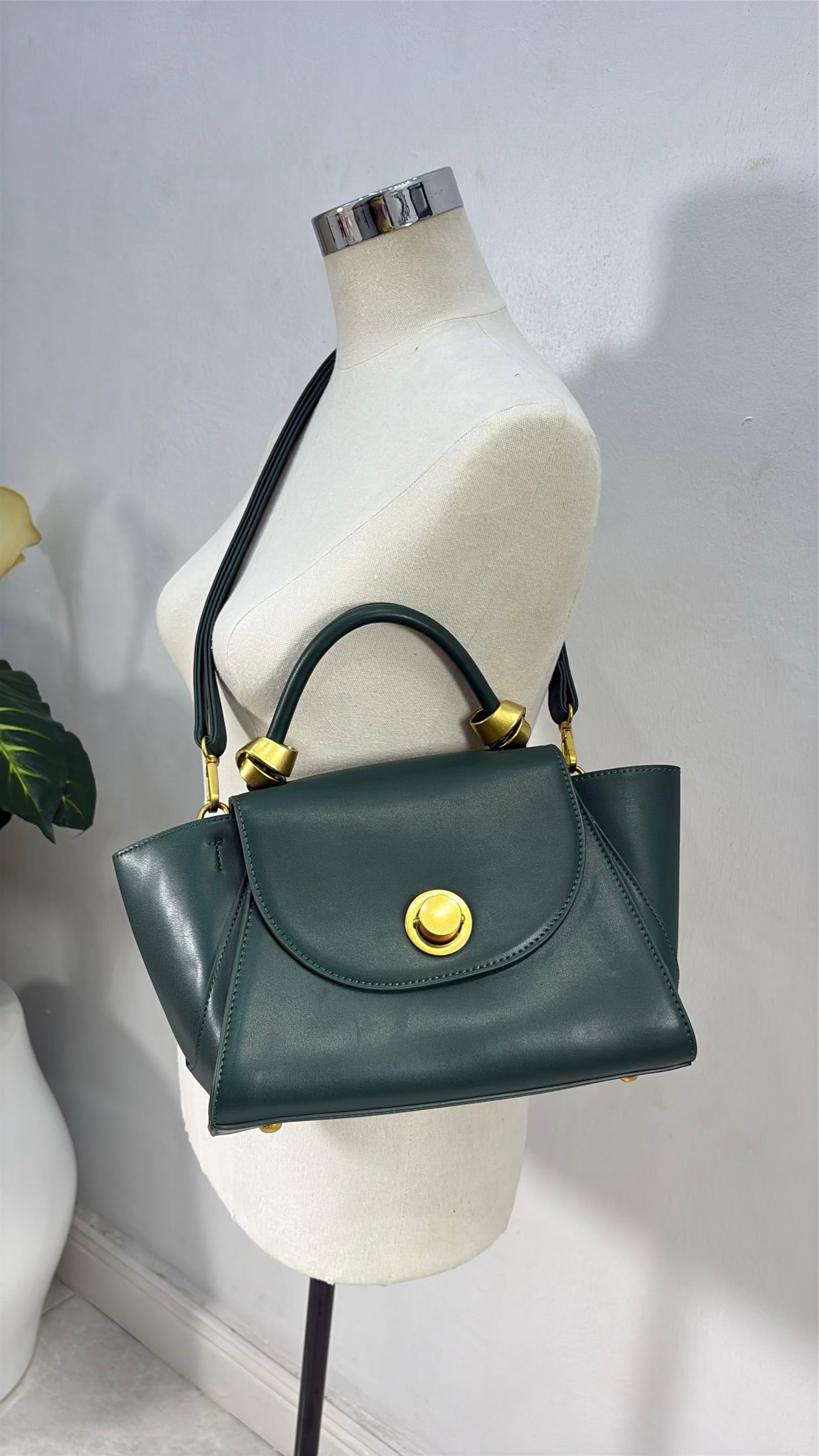 Hollley VIvi Winged Scarf Detail Bag in Green