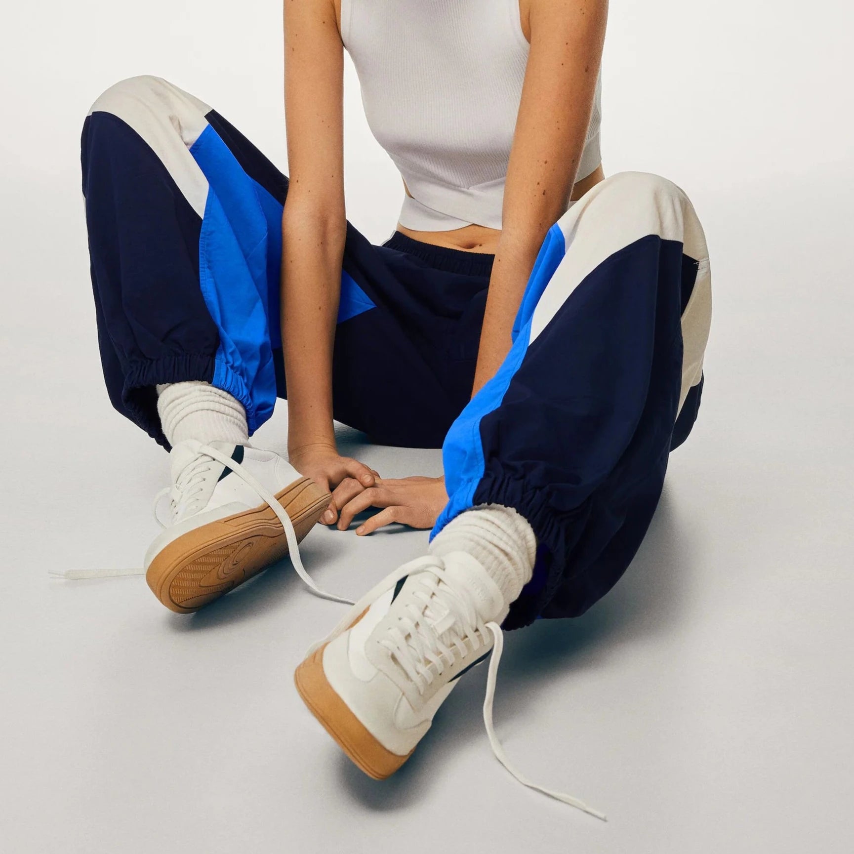 BERSHKA WHITE RETRO-STYLE SNEAKERS