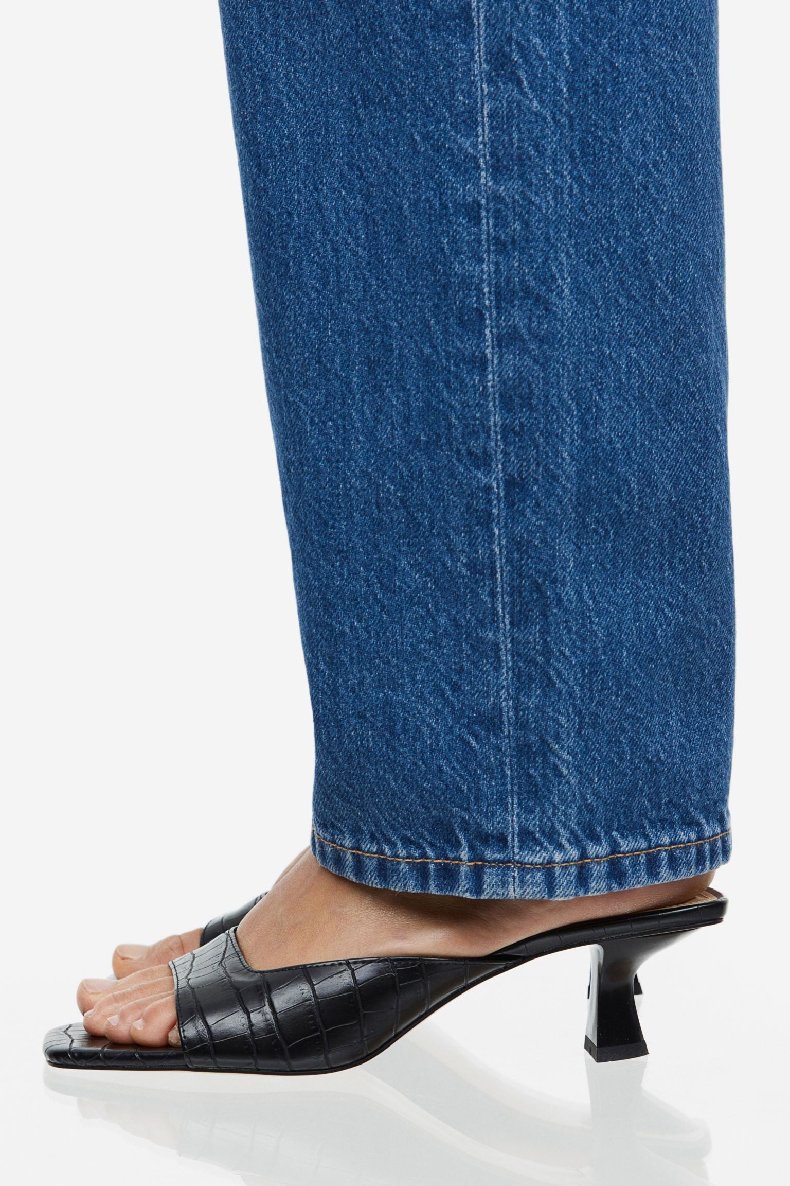 H & M BLACK FAUX CROC LEATHER LOW HEEL MULE