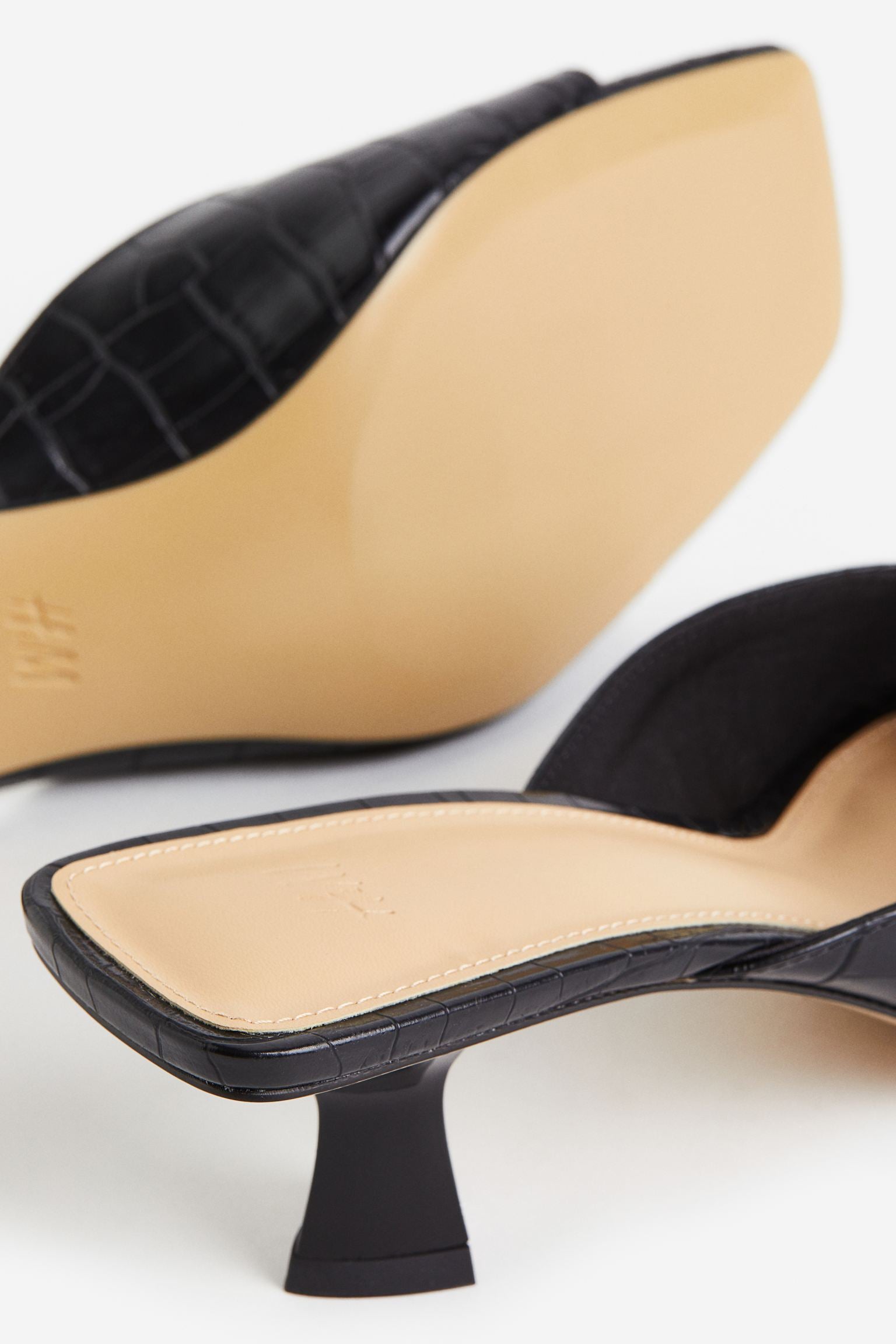 H & M BLACK FAUX CROC LEATHER LOW HEEL MULE