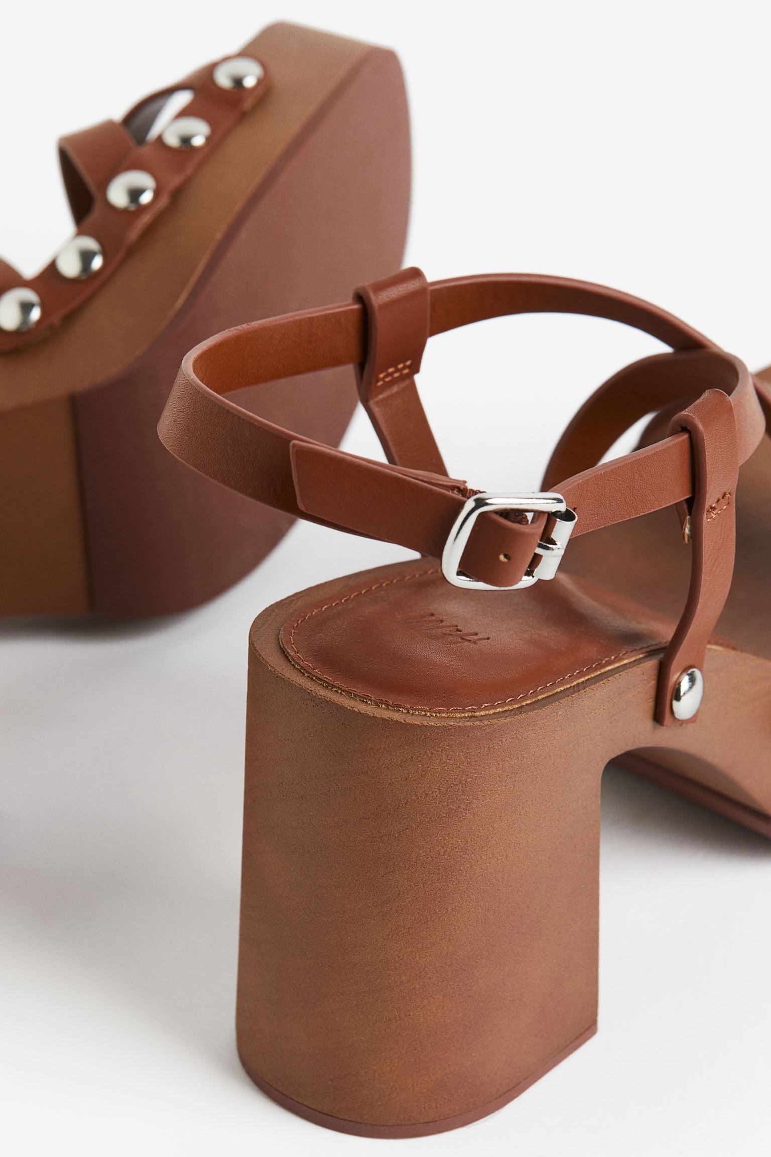 H & M BROWN LEATHER STUD-DETAIL BLOCK HEEL SANDAL