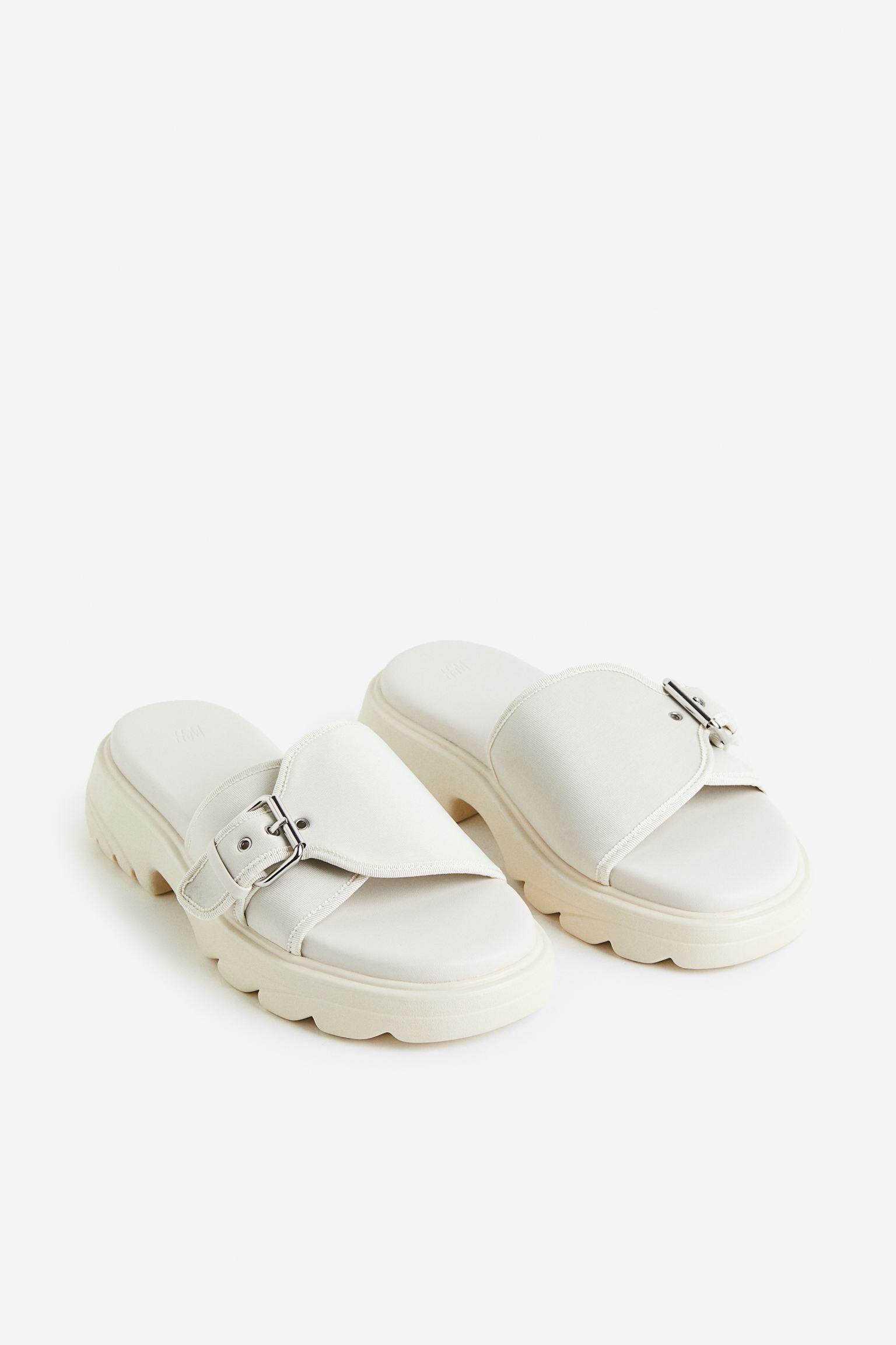 H & M ECRU CHUNKY BUCKLE DETAIL SLIDE