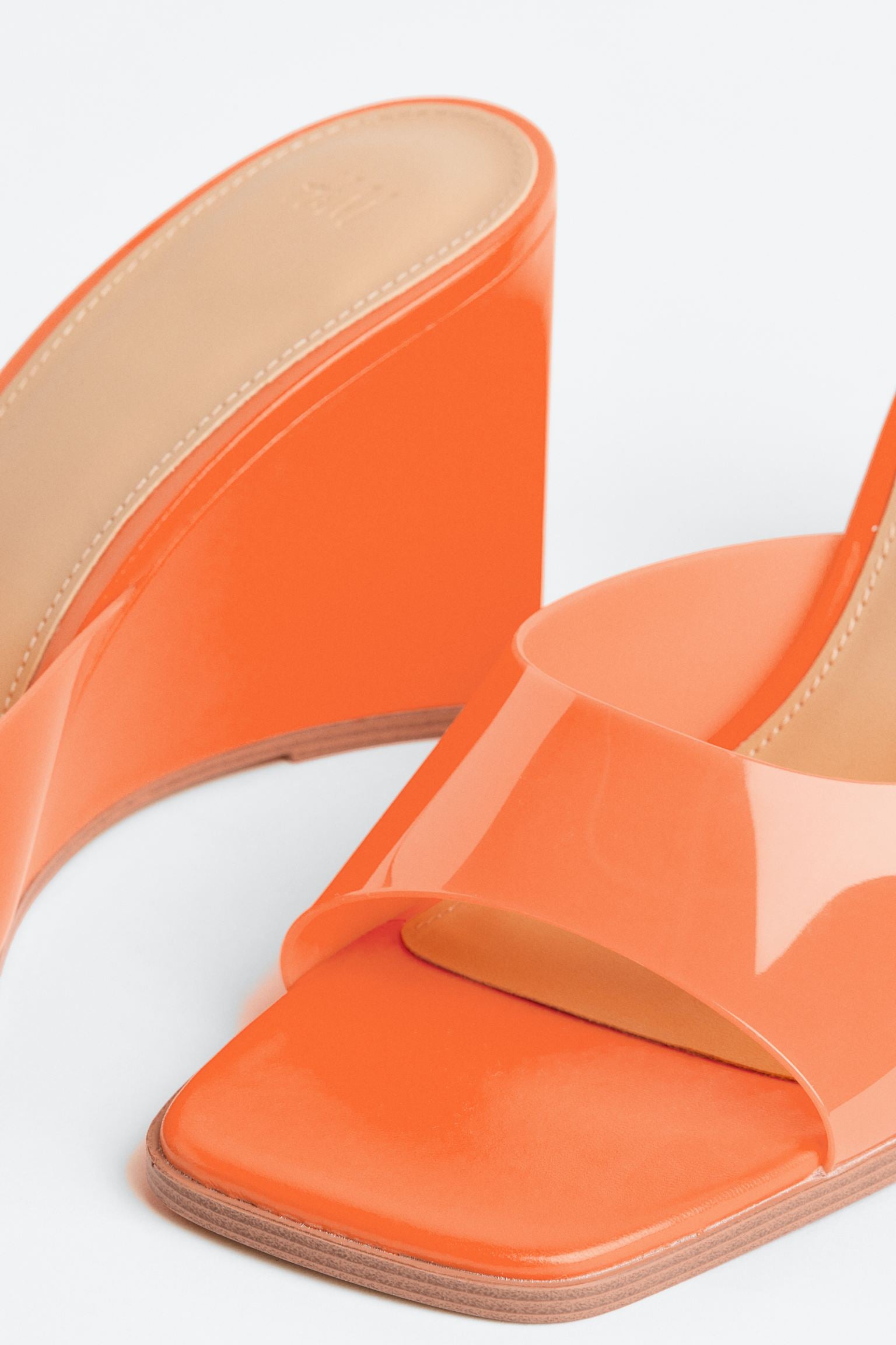 H & M ORANGE VINYL WEDGE MULE