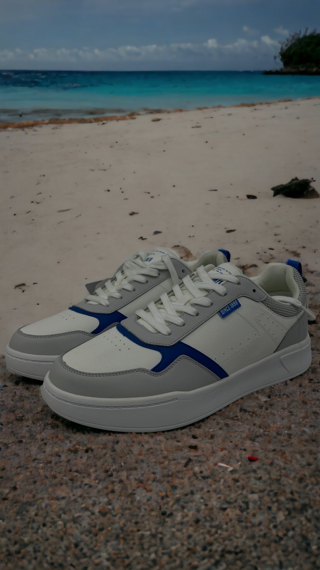 SEMIR UNISEX SNEAKERS WITH BLUE TAPPINGS IN LIGHT GREY