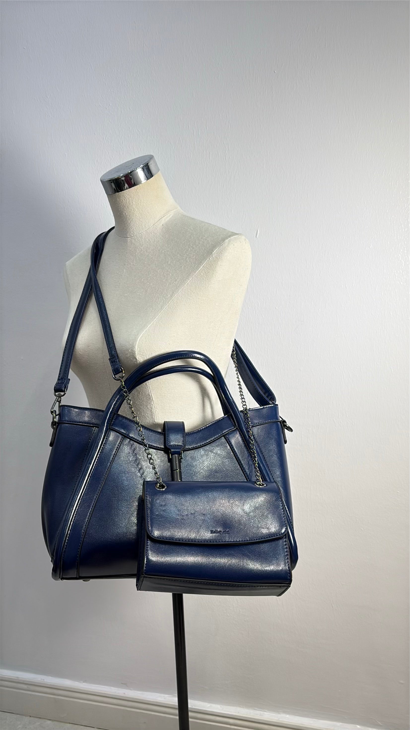 Holley Vivi Two-in One Contrast Color Bag in Navy