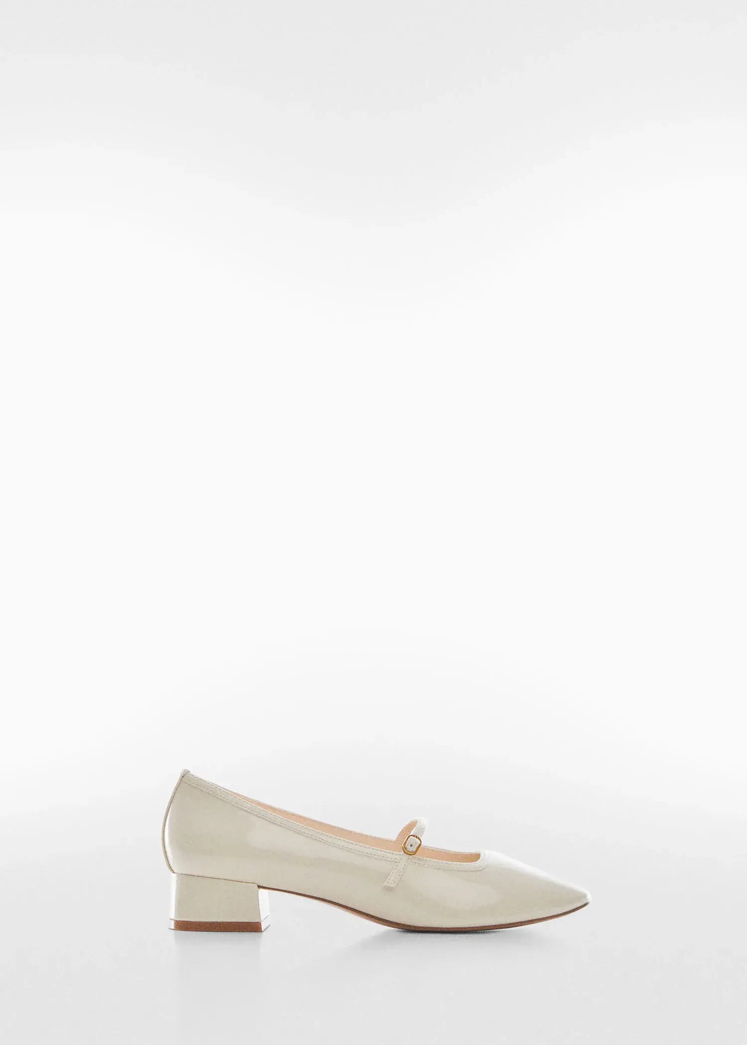 MANGO ECRU PATENT ALMOND TOE BLOCK HEEL MARYJANES