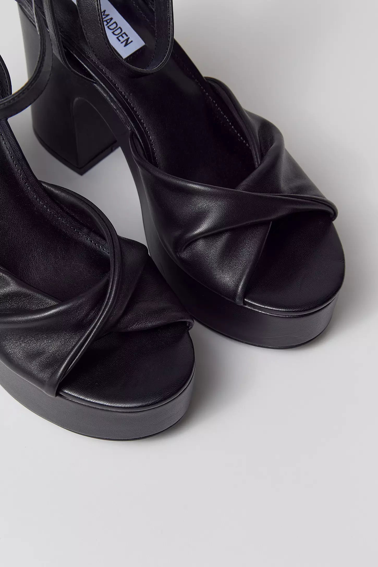 STEVE MADDEN BLACK TWISTED STRAP BLOCK HEEL SANDAL
