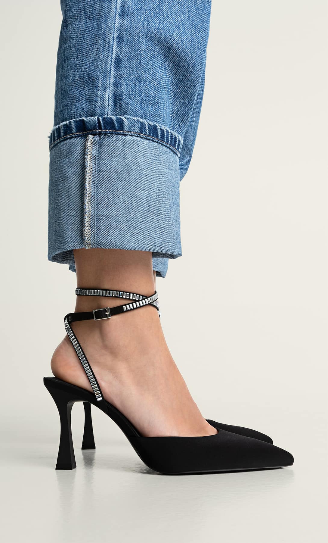 STRADIVARIUS BLACK HEELED ANKLE STRAP SHOES WITH RHINESTONES