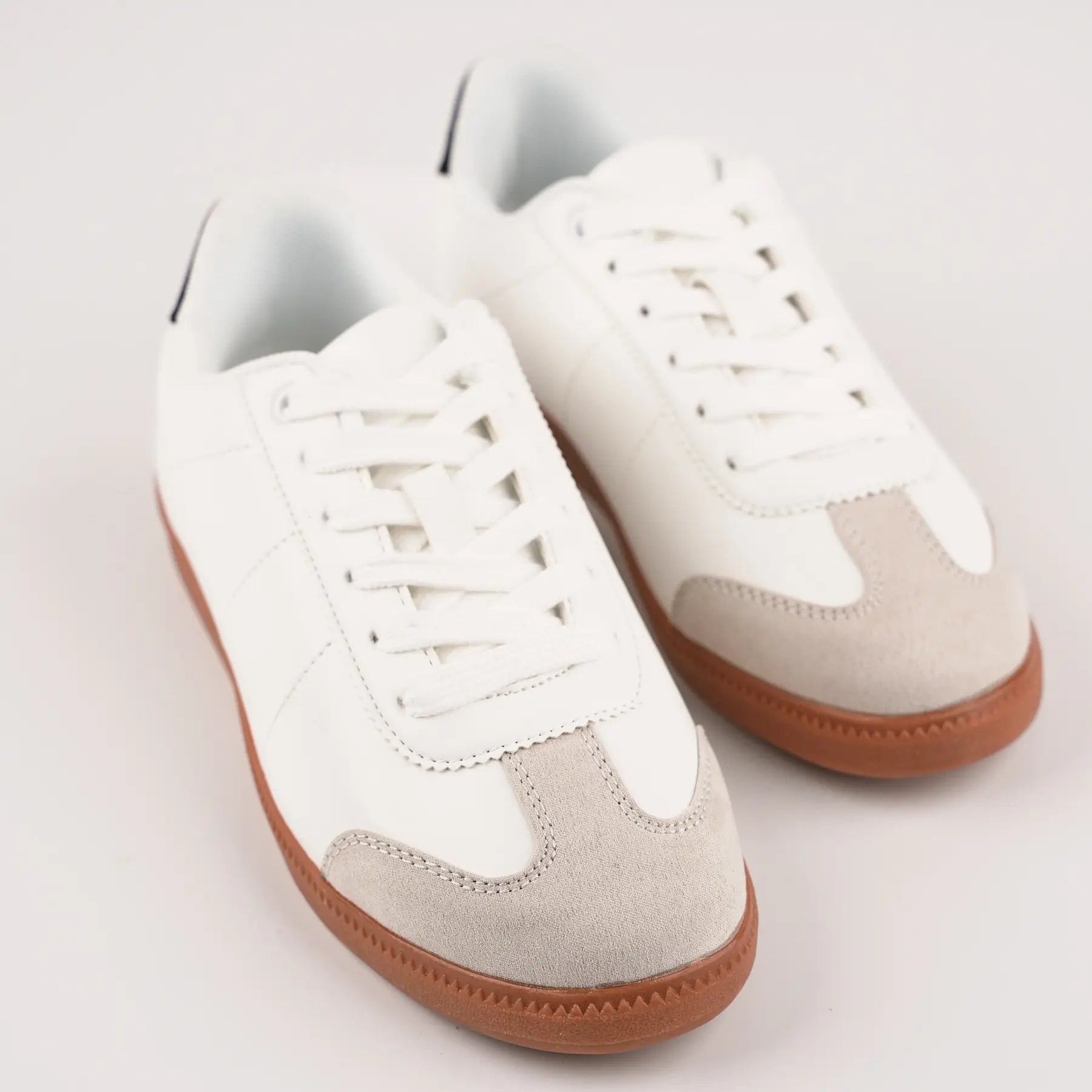 Sonoma Grey Toe Lace-Up Sneakers in White
