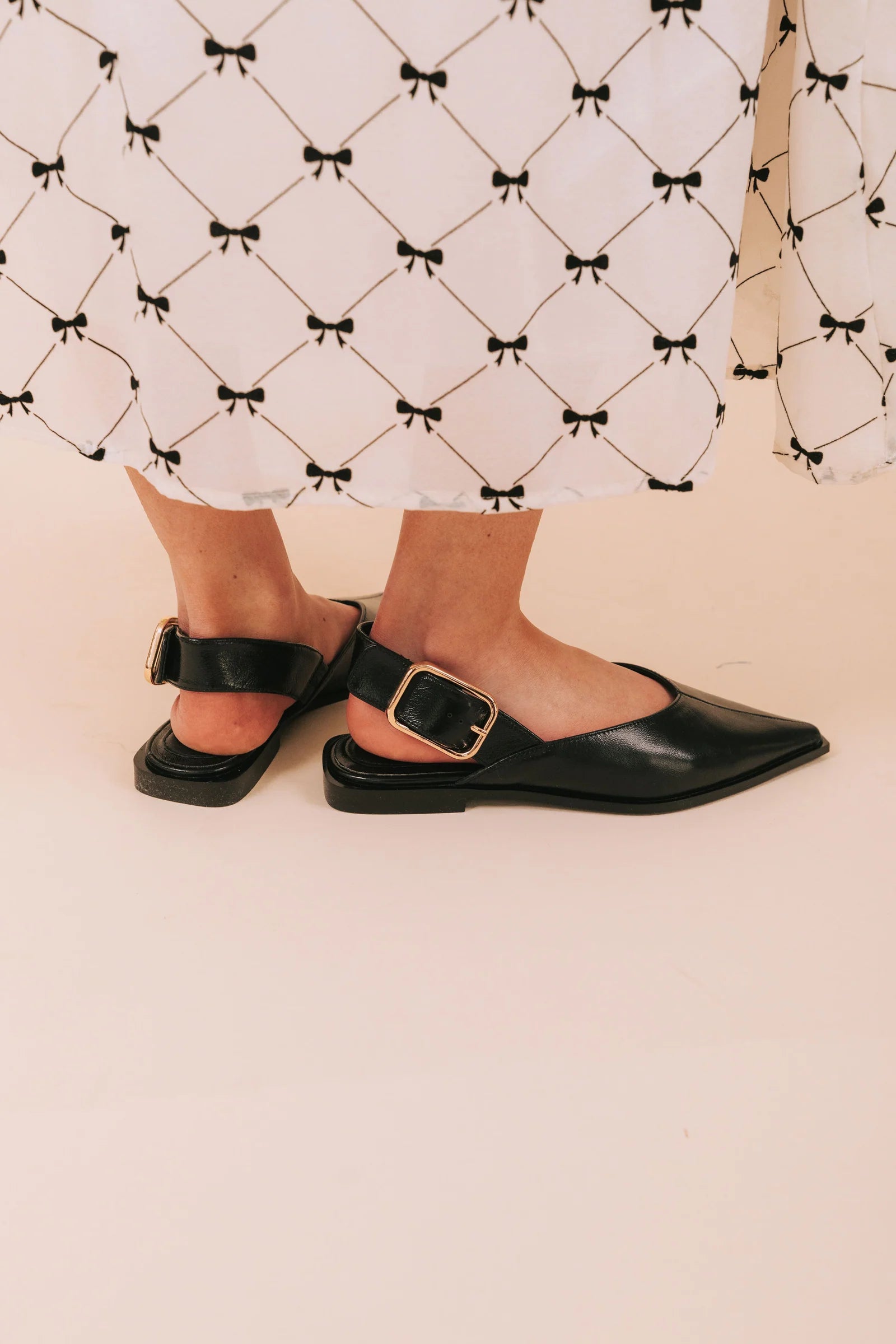 Steve Madden Buckle Detail Pointed Toe Flat in Black