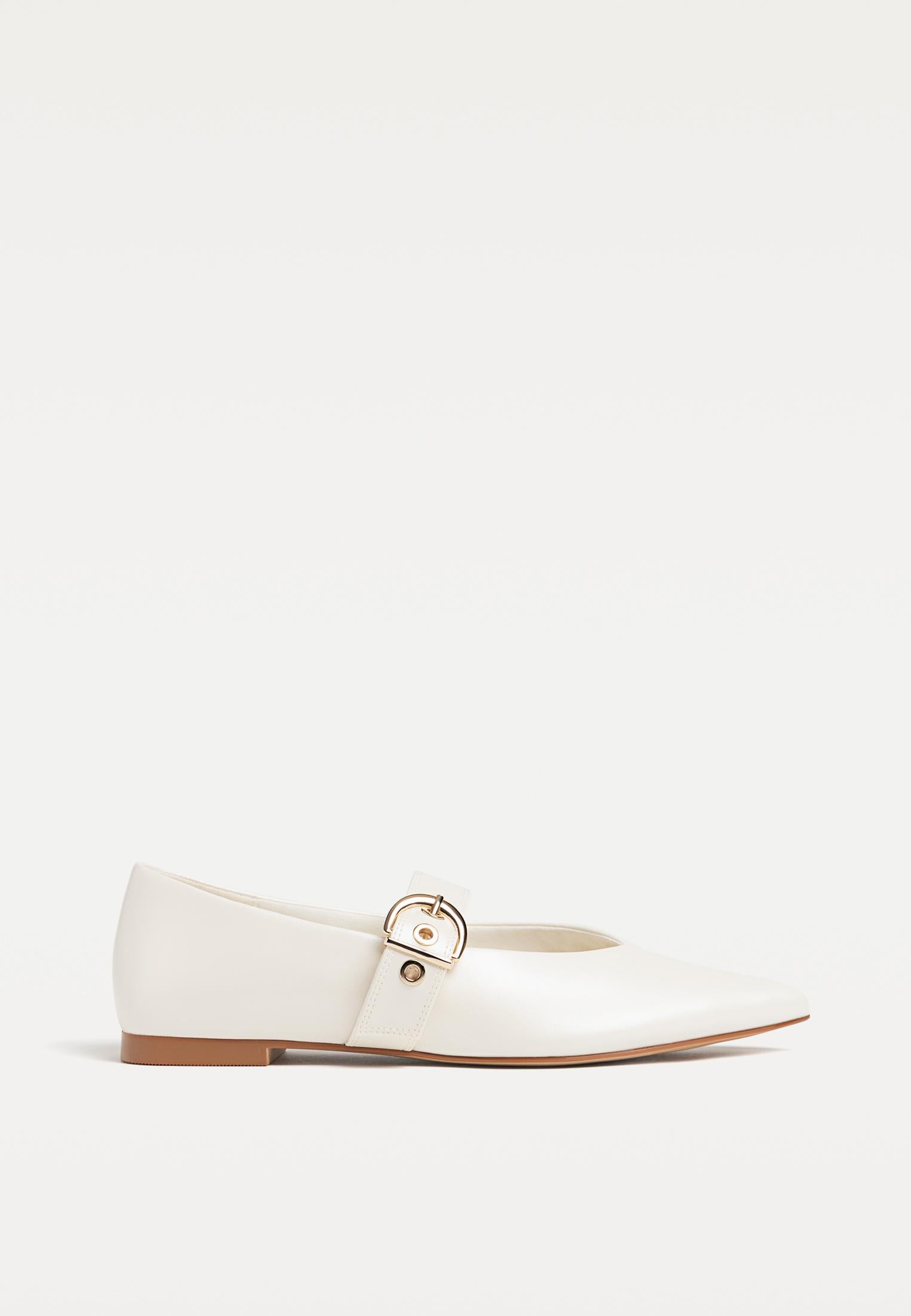 Stradivarius Pointed Toe Ballerina in Ivory