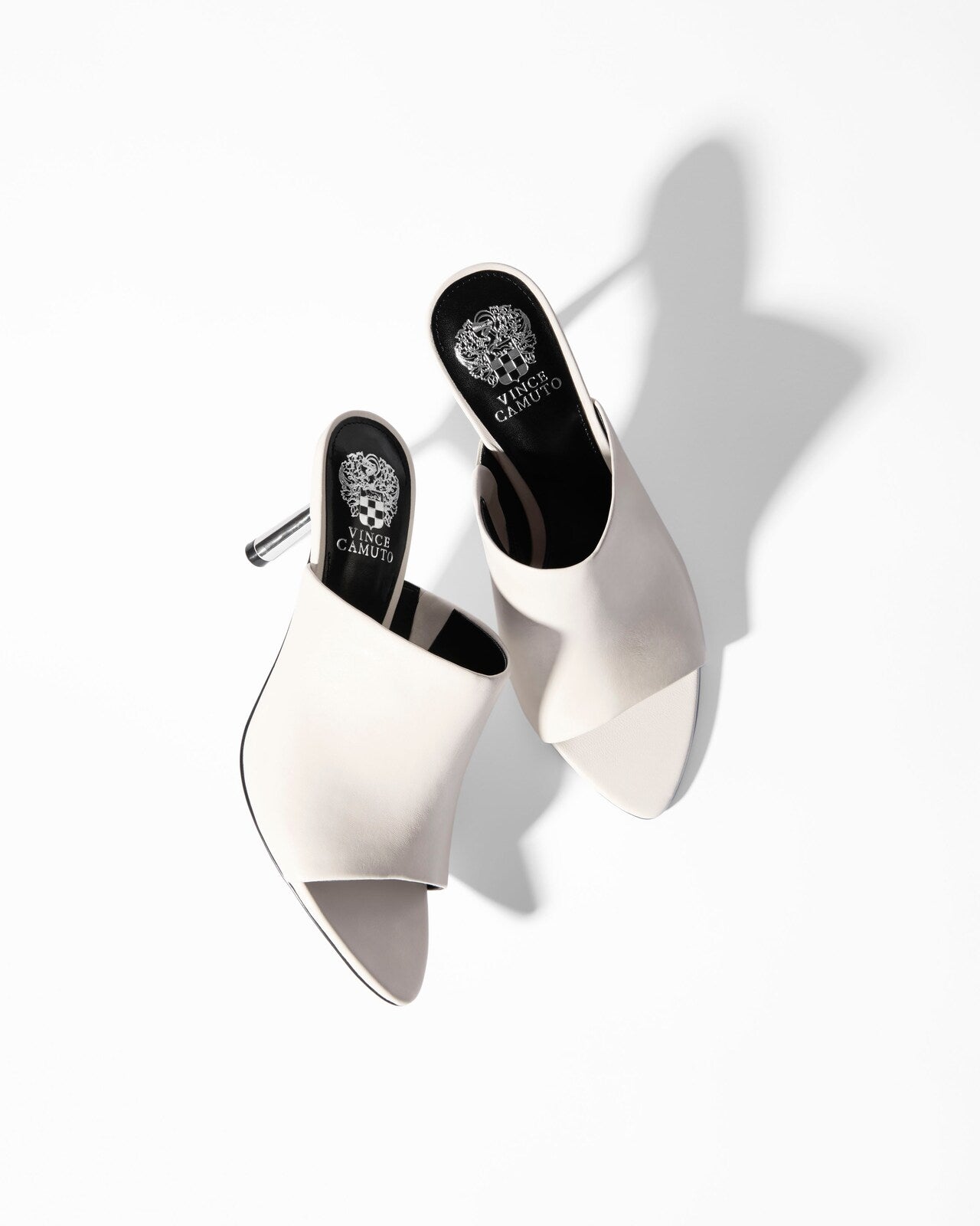 VINCE CAMUTO COCONUT CREAM HEELED MULE