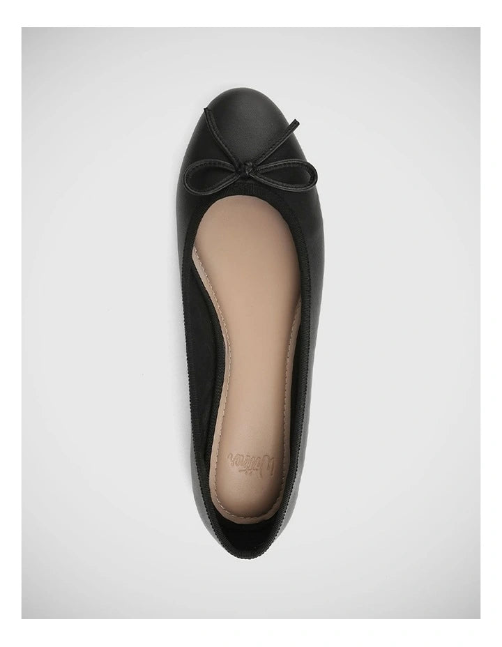 Wittner Bow detail Ballerina in Black