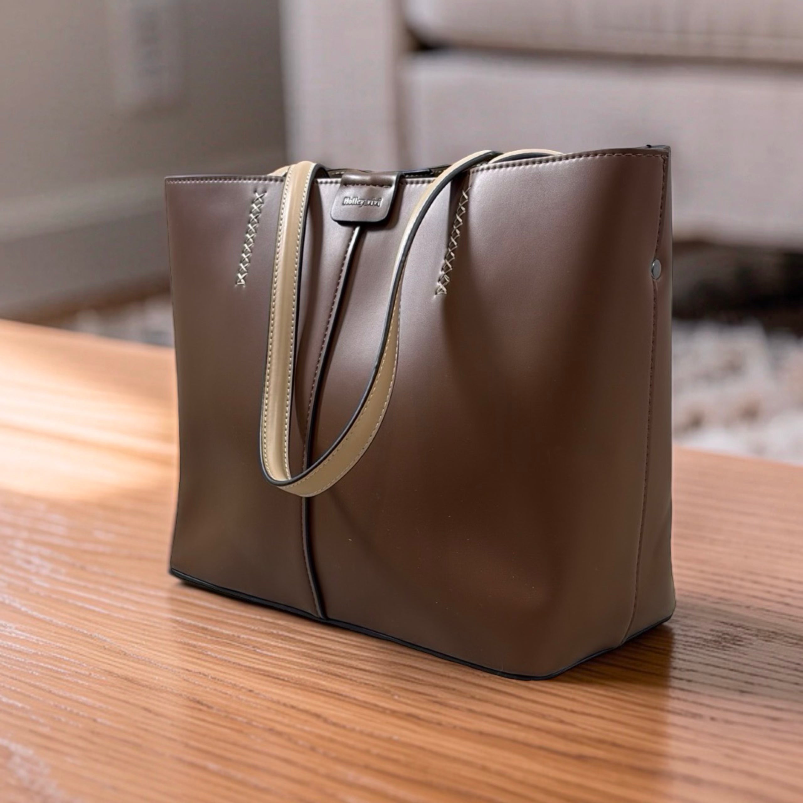 Holley Vivi Classic Tote in Coffee