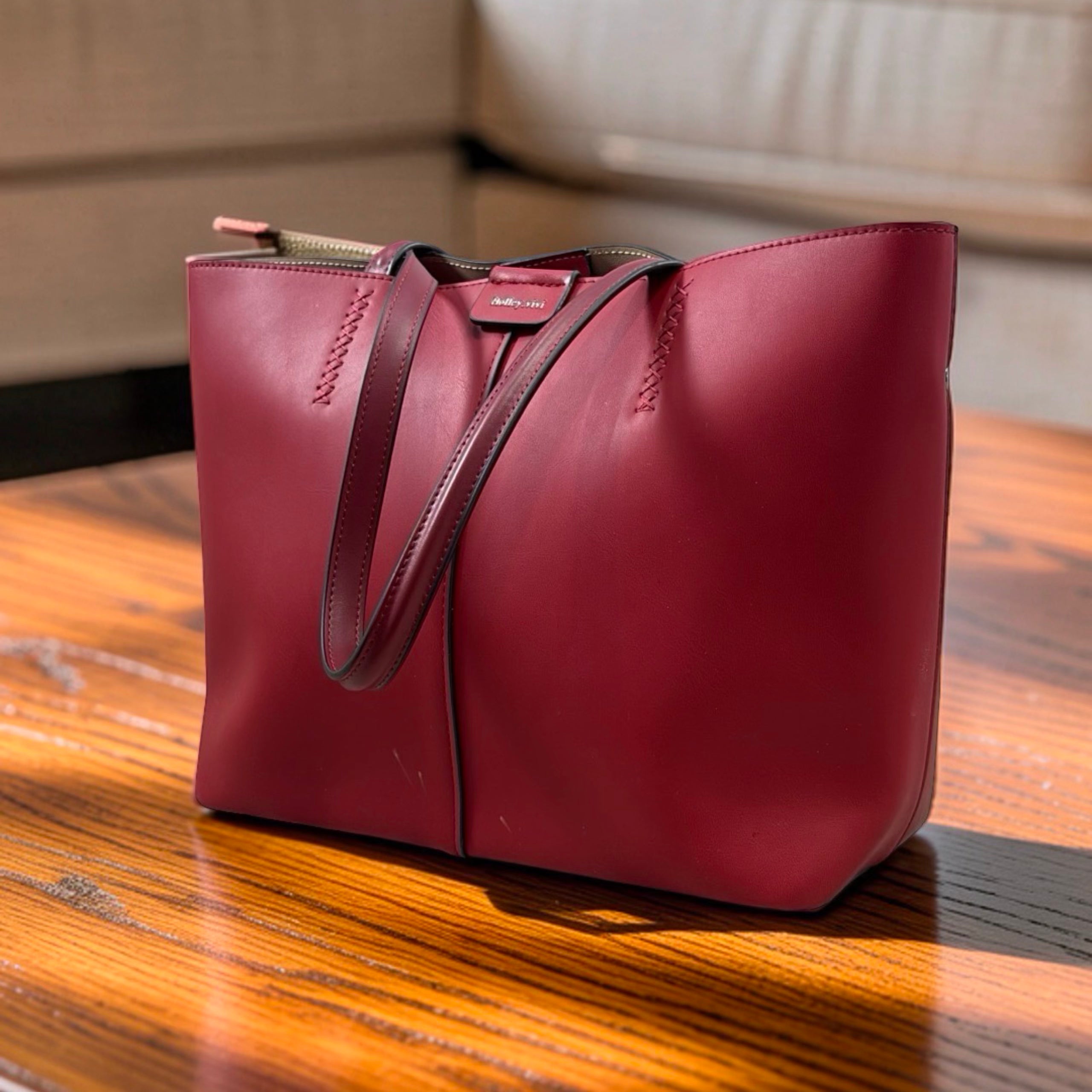 Holley Vivi Classic Tote in Maroon