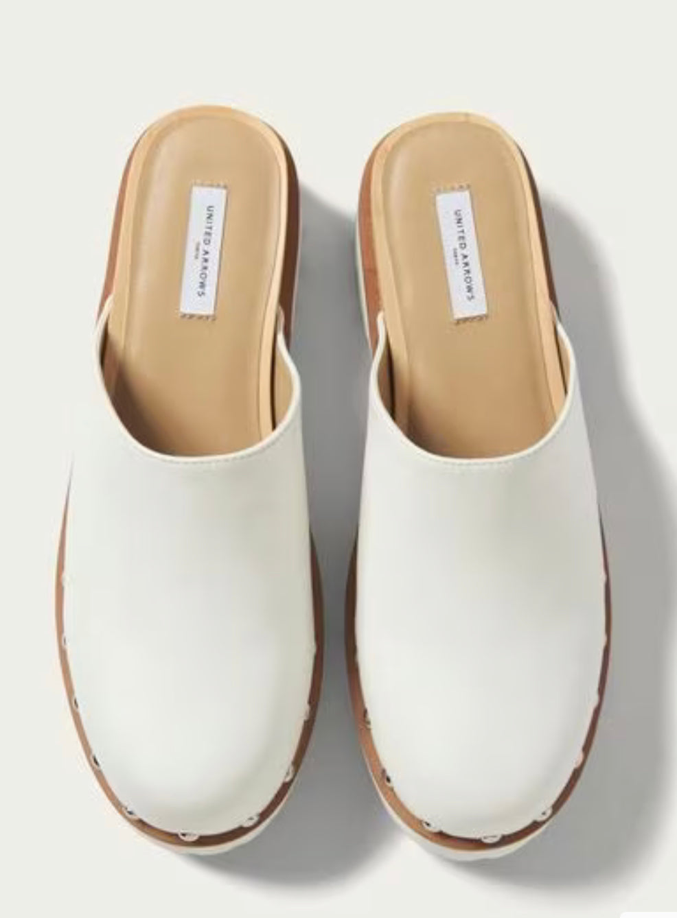 UNITED ARROWS WHITE ALMOND TOE MULE