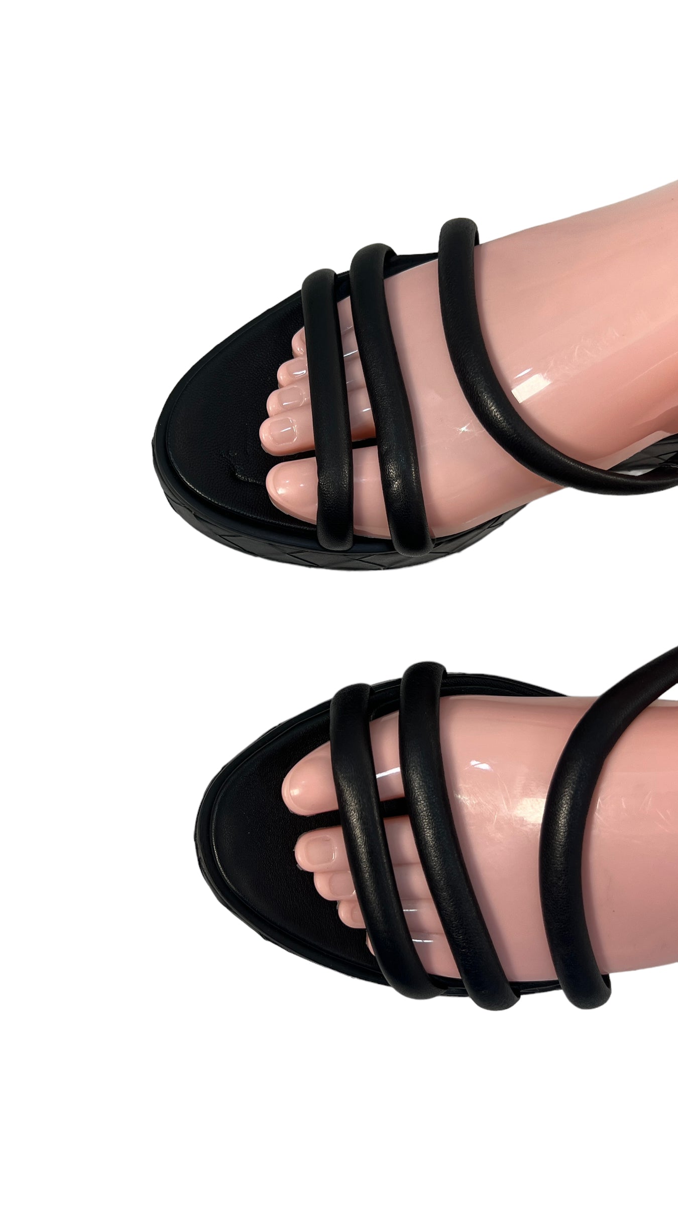 WHAT FOR BLACK TUBE STRAP FLATFORM SANDAL