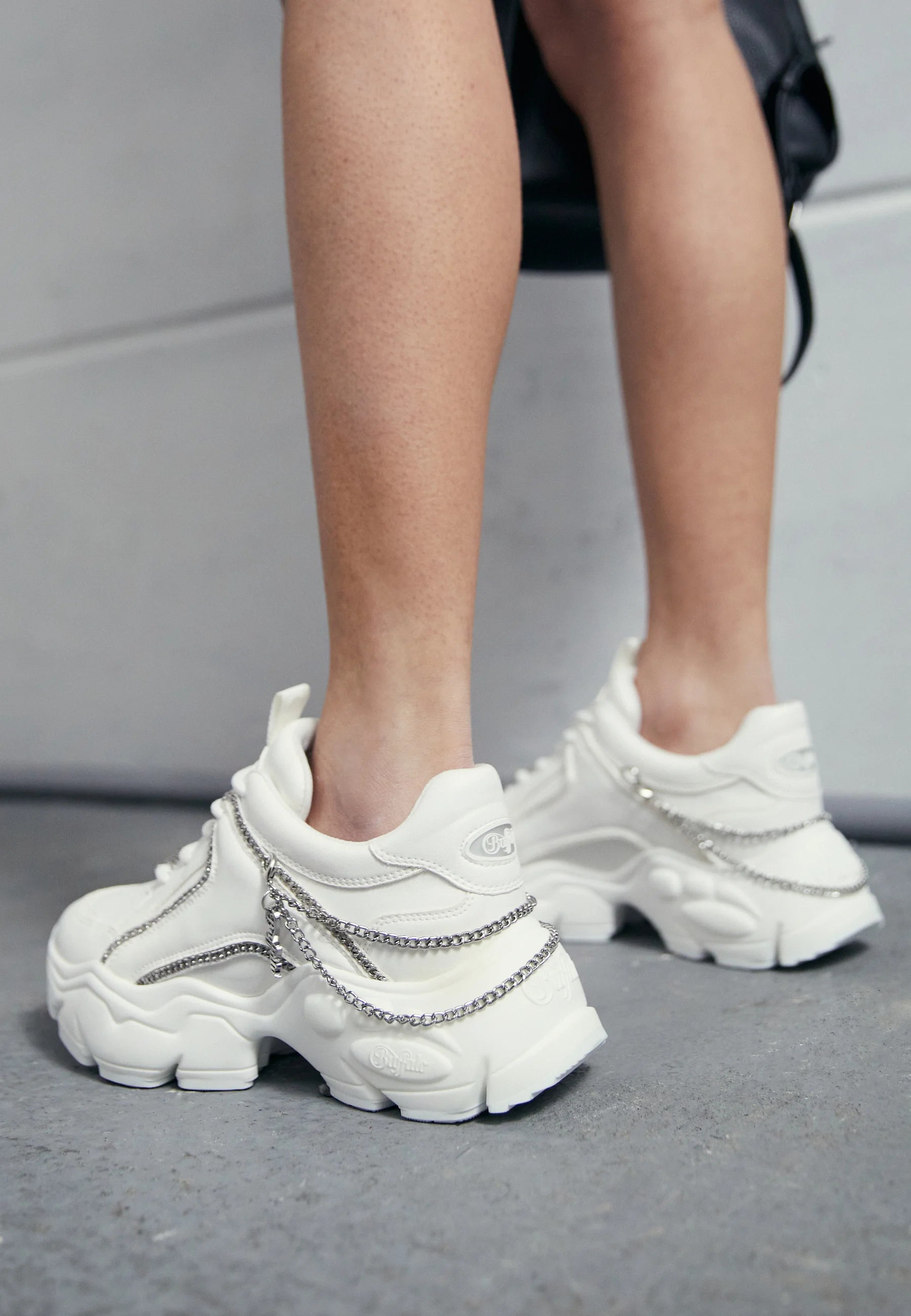 BUFFALO WHITE CHUNKY CHAIN DETAIL SNEAKERS