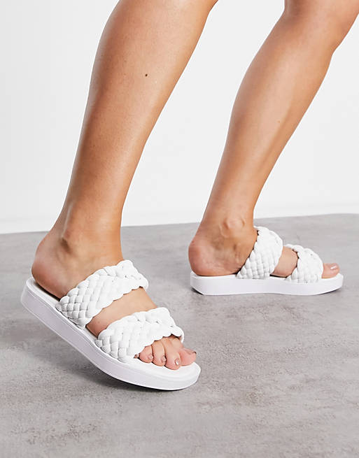QUPID WOVEN FLATFORM IN WHITE