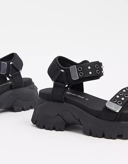 STRADIVARIUS BLACK STUDDED SPORTY SANDAL