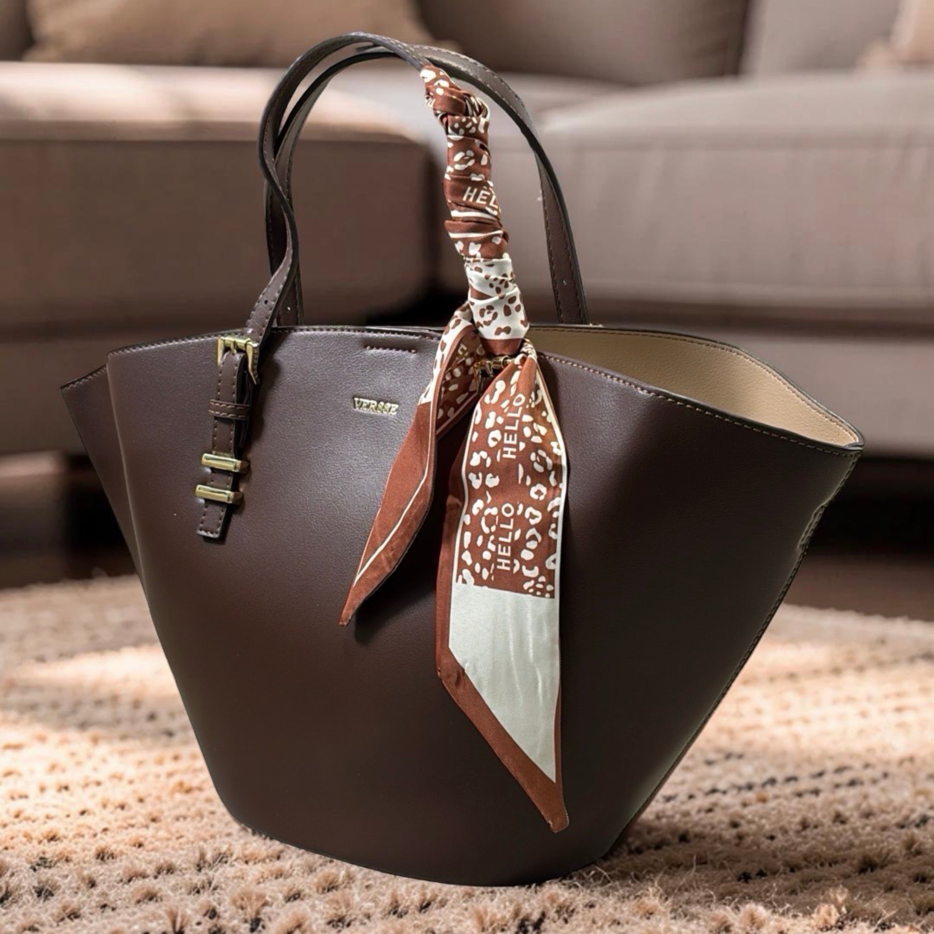 Versse Trapeze Handbag in Coffee