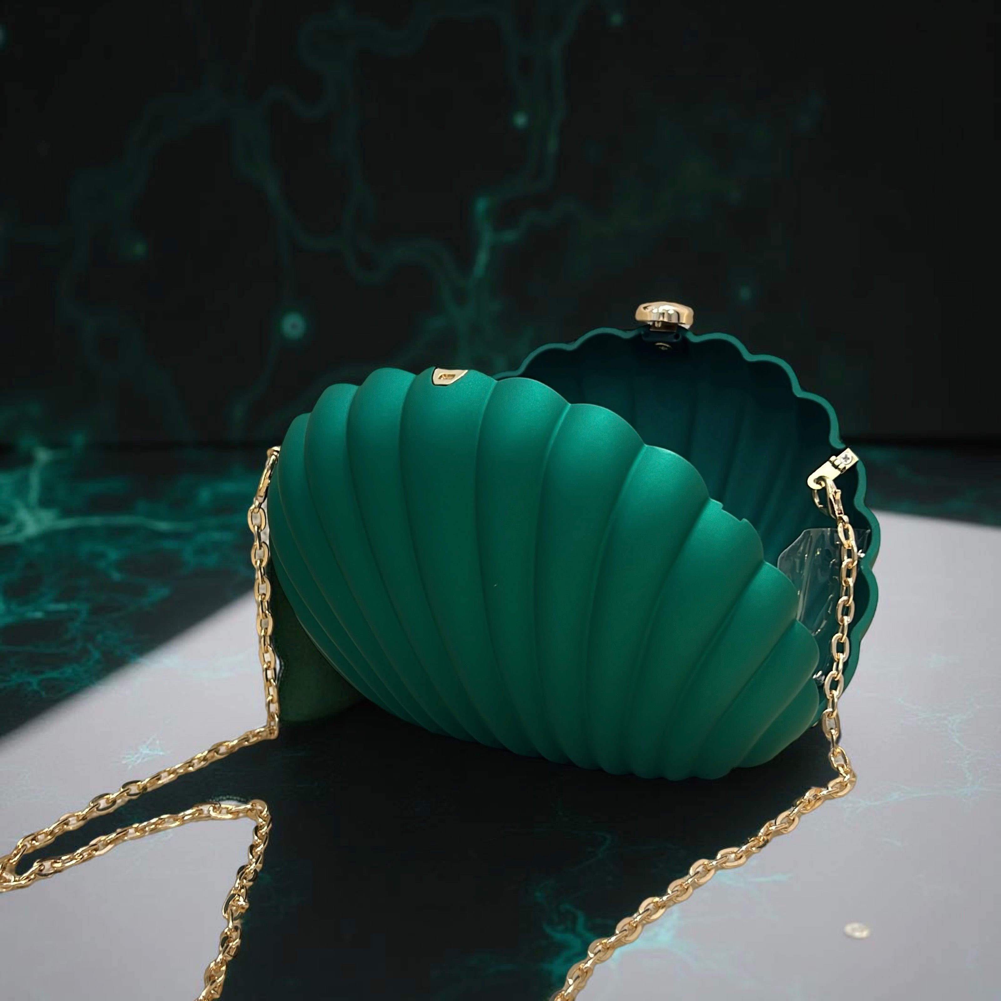 Shell Matte Clutch Purse in Green