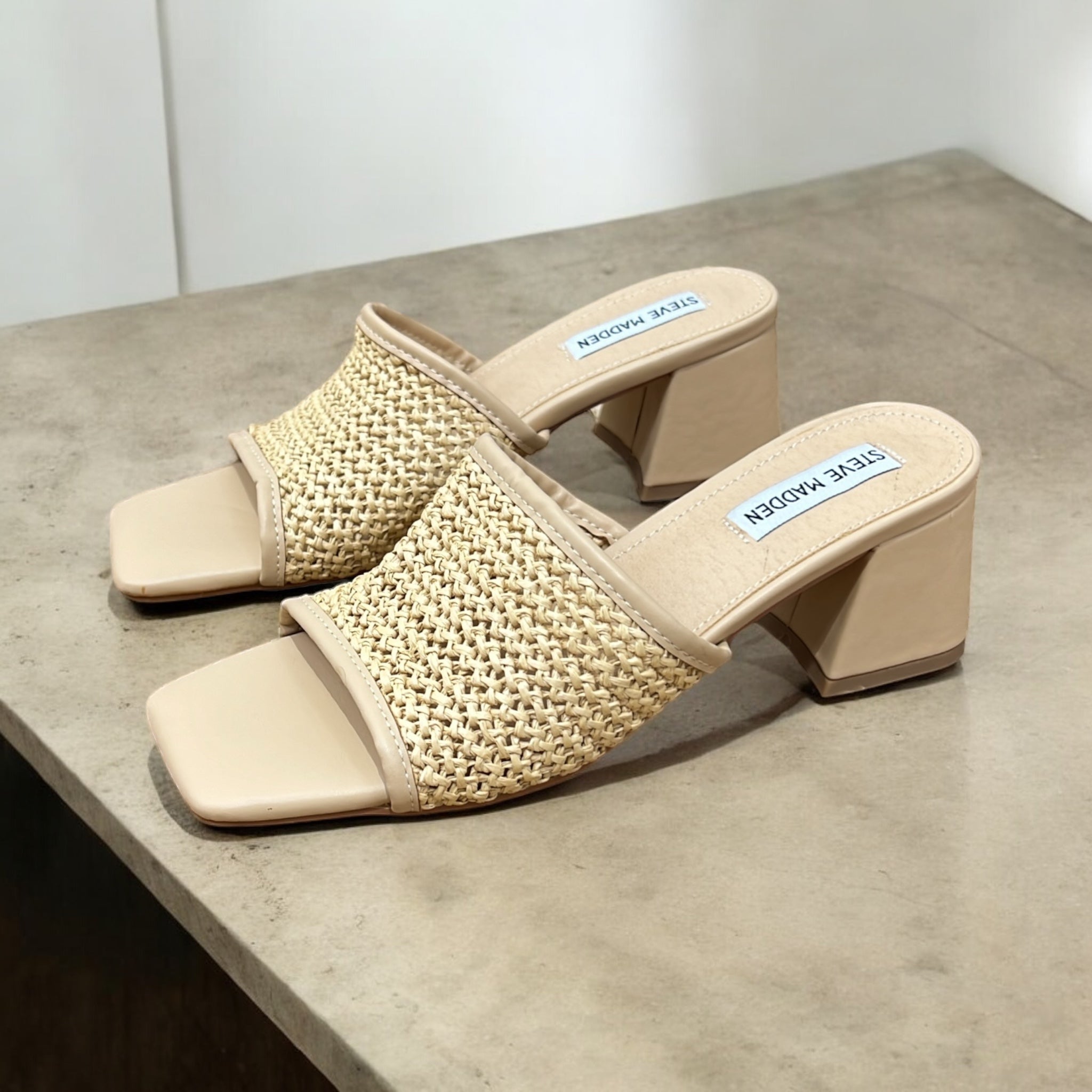 STEVE MADDEN BASKET BLOCK HEEL MULE IN NATURAL